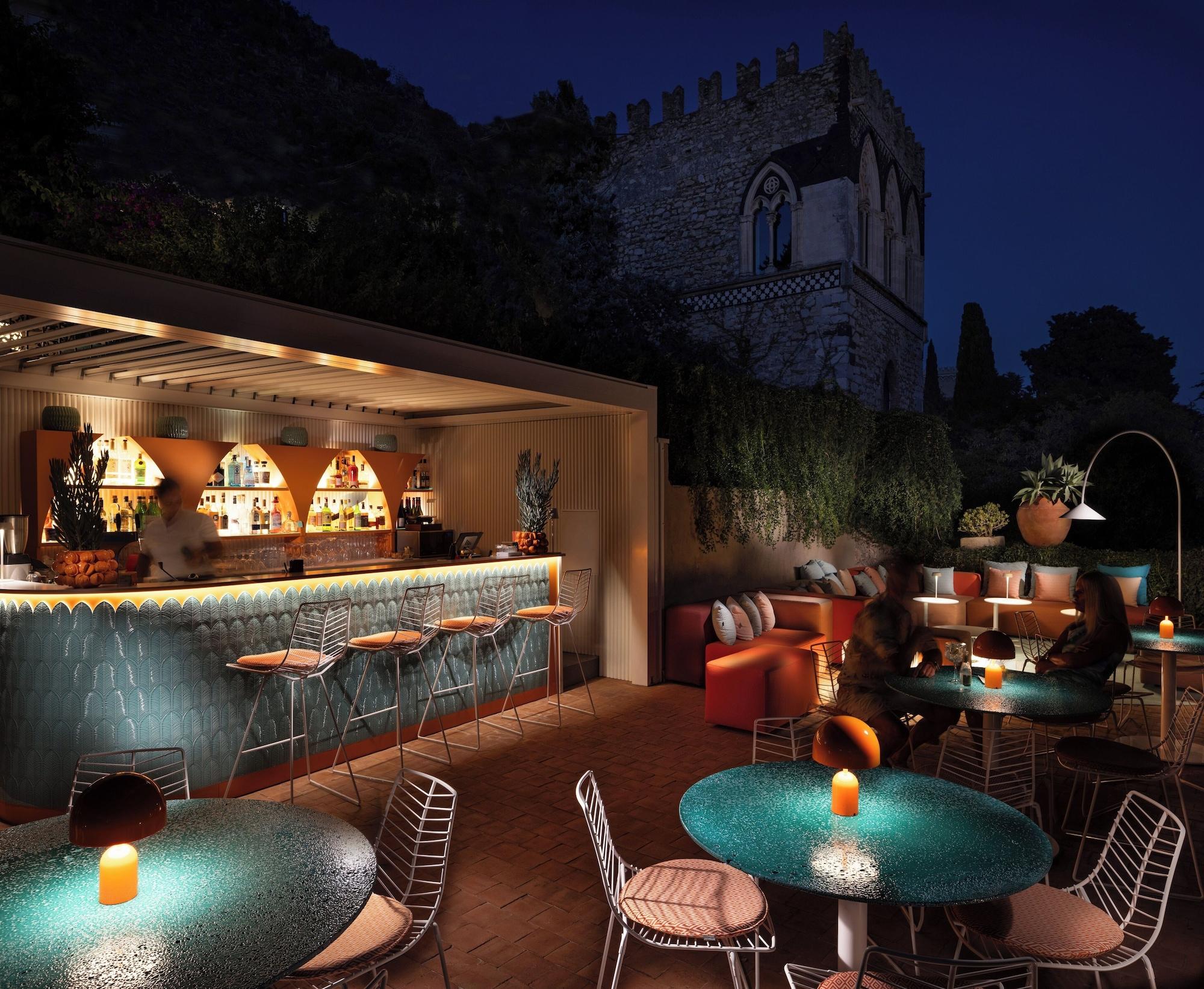 Bar/Salón Villa Taormina