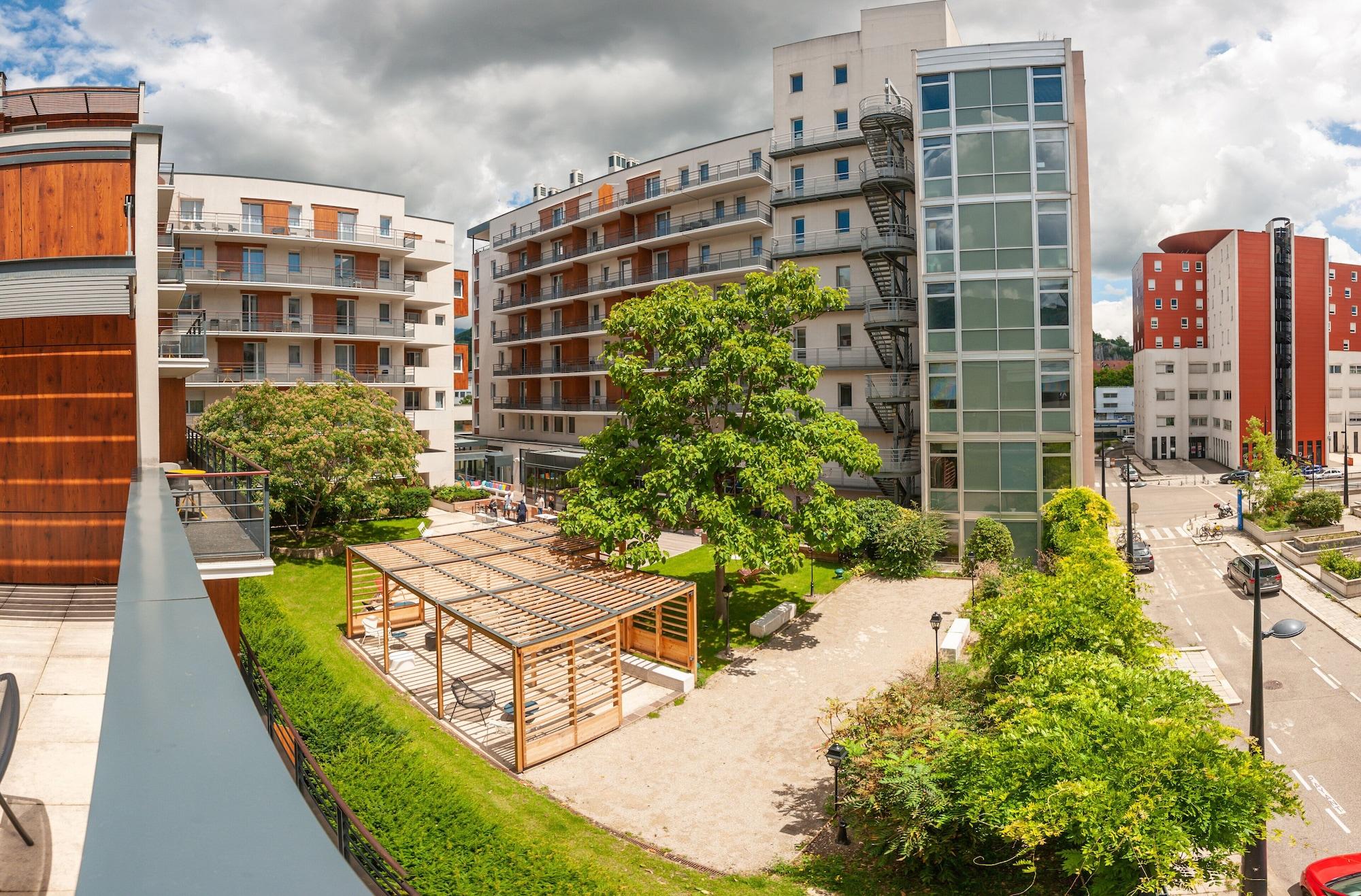 Vista Exterior Privilodges Le Hüb Grenoble
