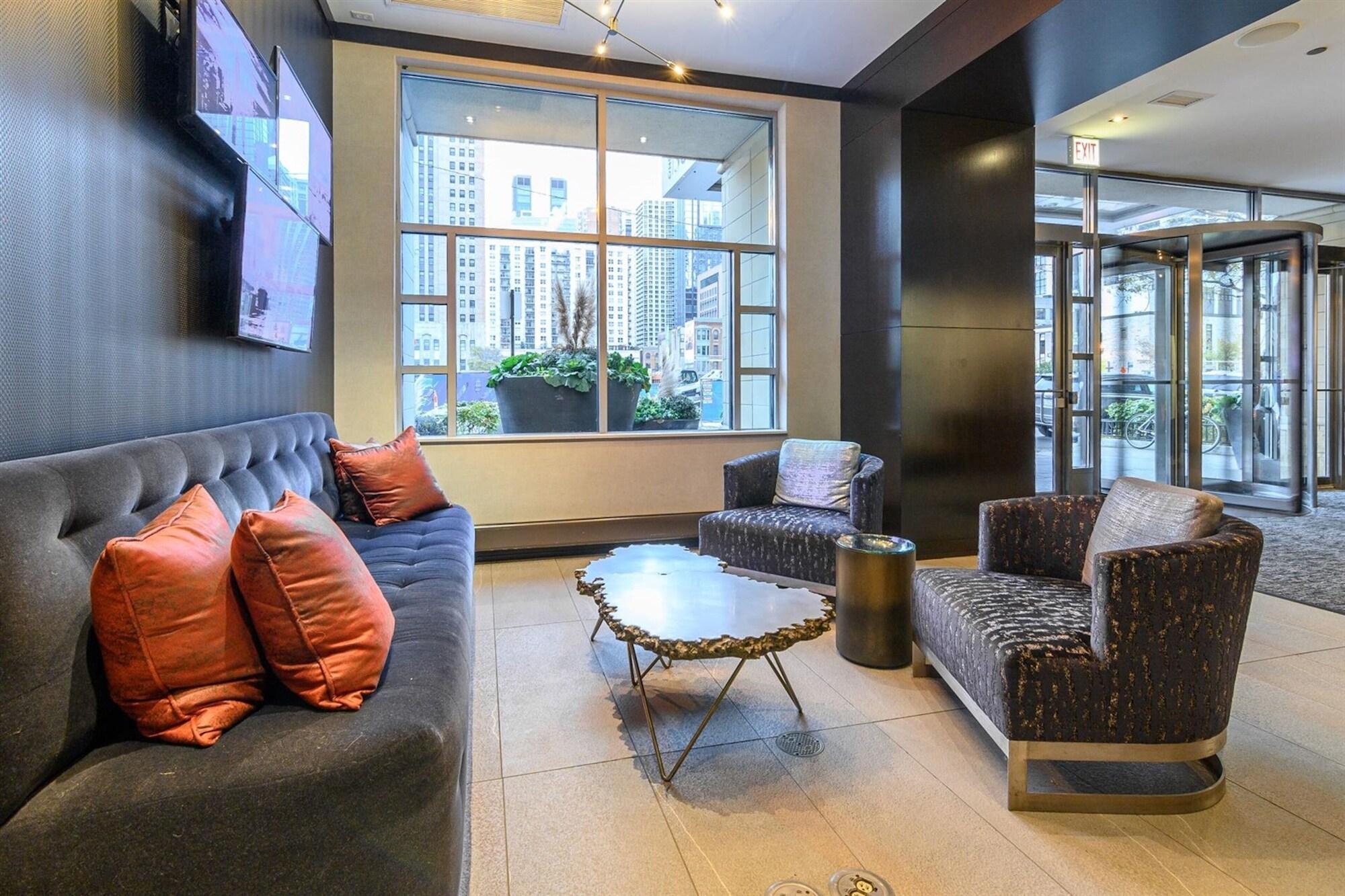 Vista Lobby Kasa Chicago River North Apartments