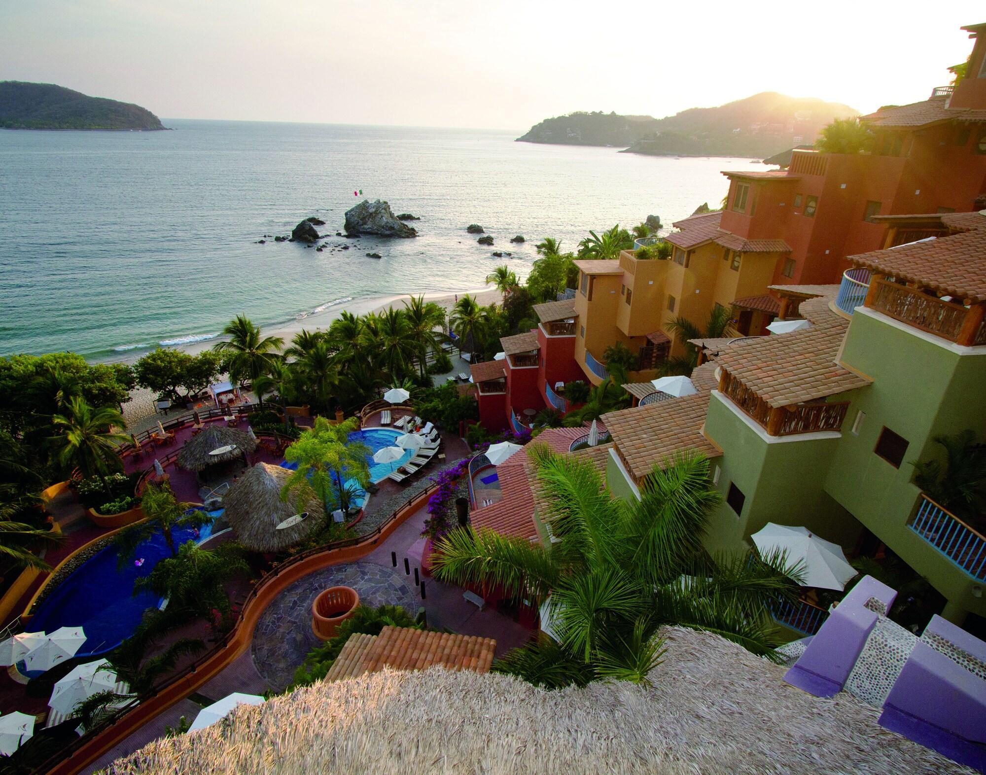 Vista Exterior Hilton Grand Vacations Club Zihuatanejo