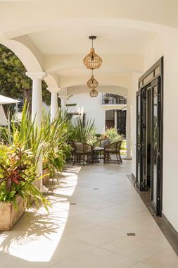 Casa Bonita Hotel & Luxury Residence