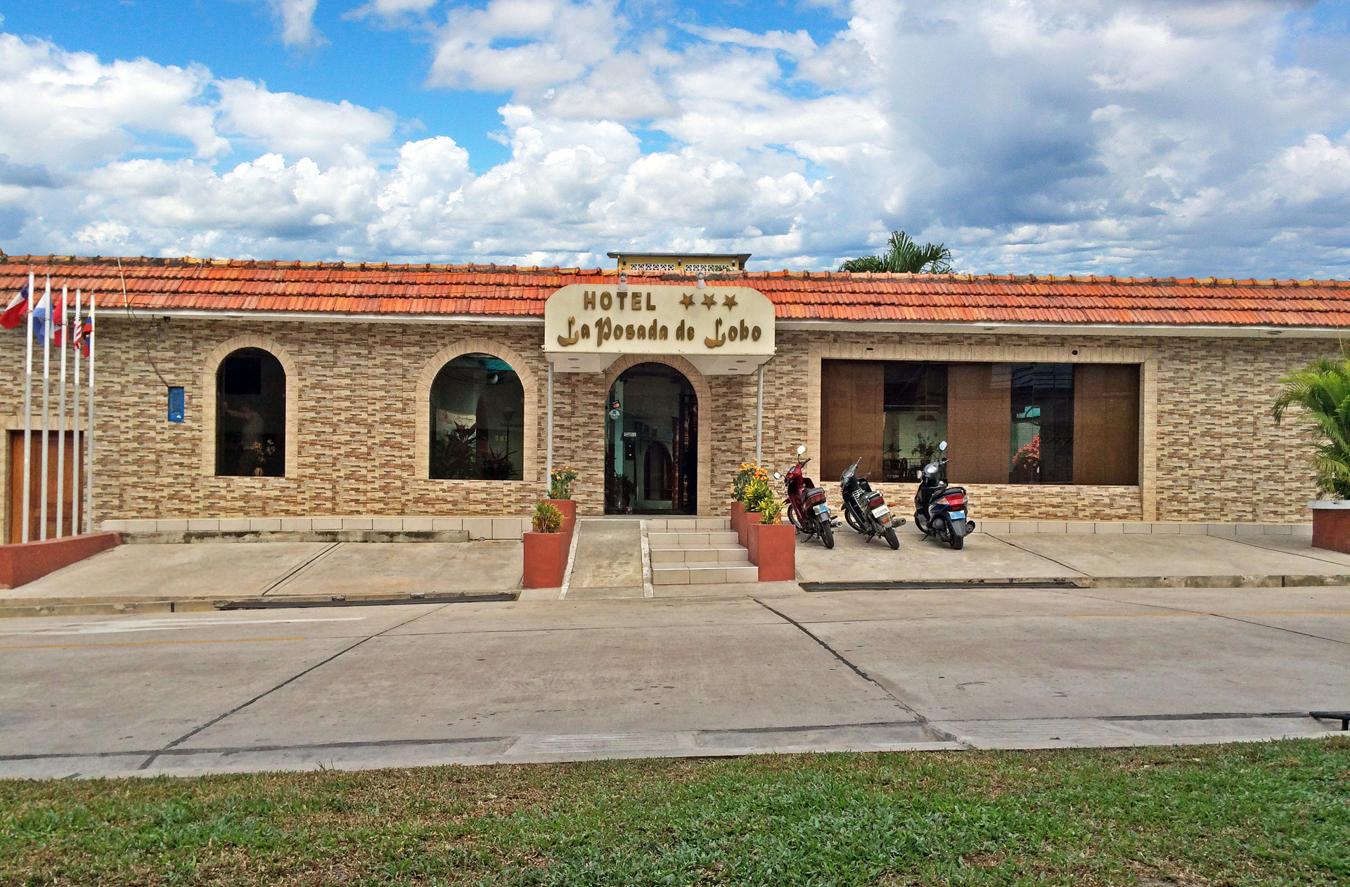 Vista Exterior Hotel & Suites La Posada de Lobo