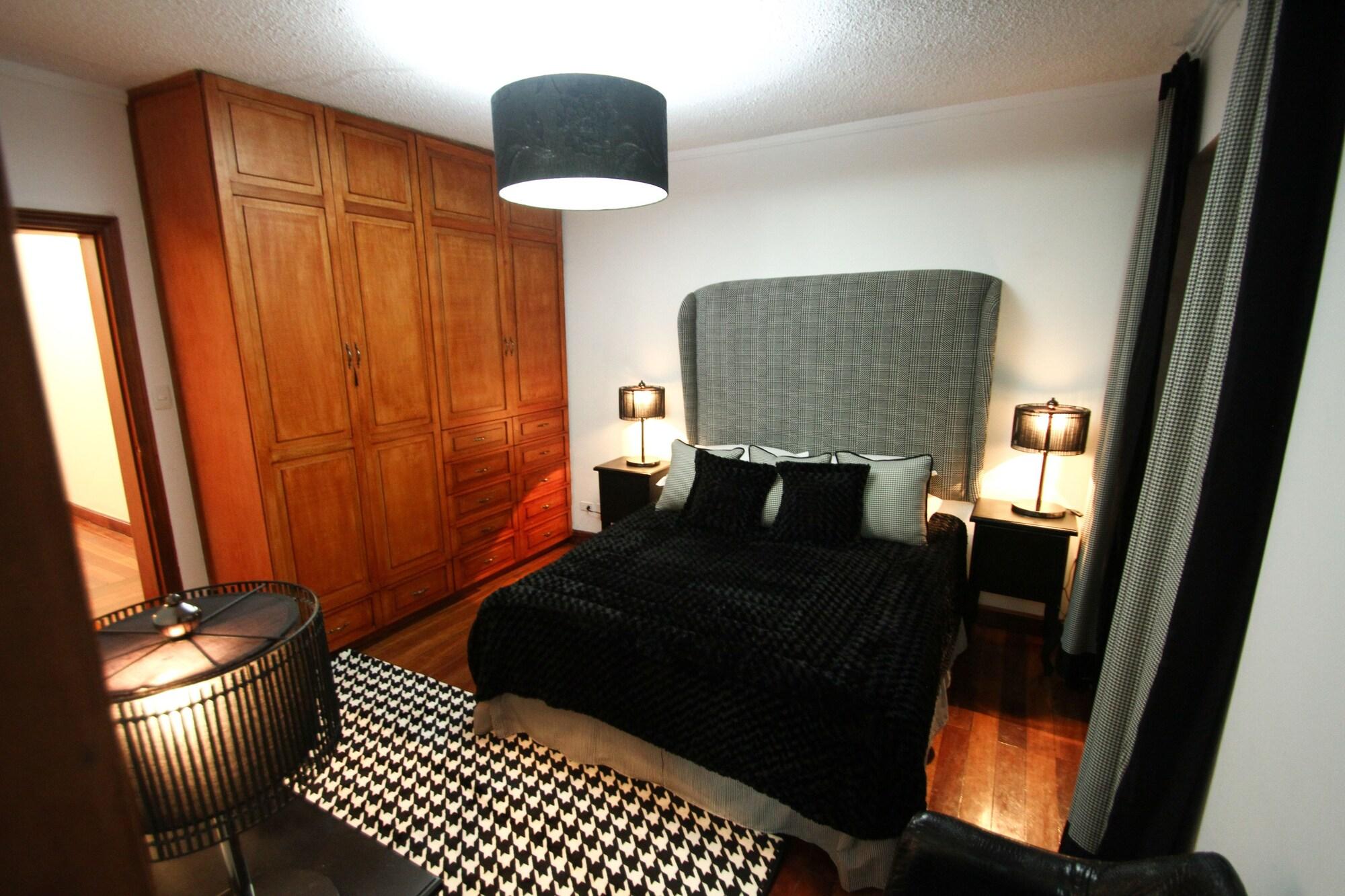 Varios Hotel + Arte