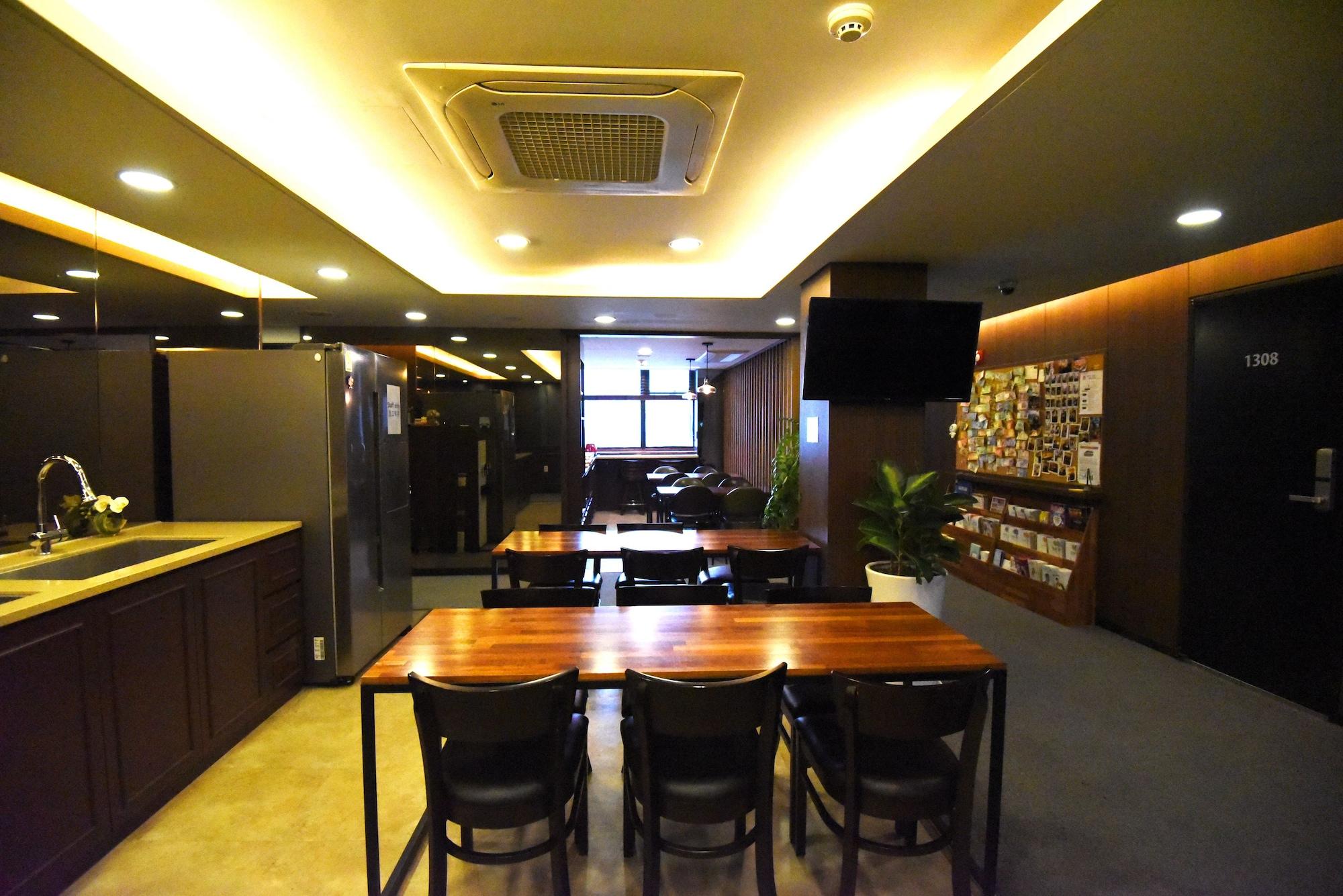 Vista Lobby 57 Myeongdong Hostel