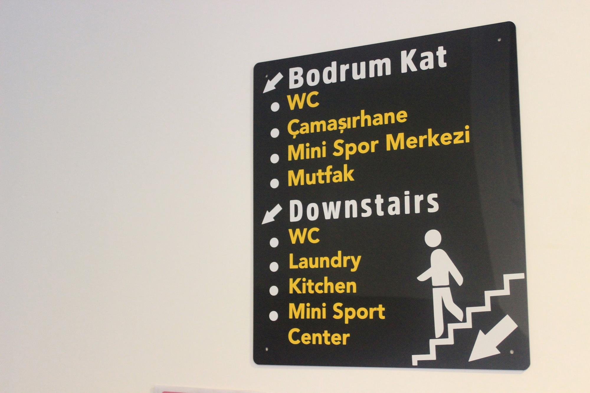 Varios Retro Star Suites