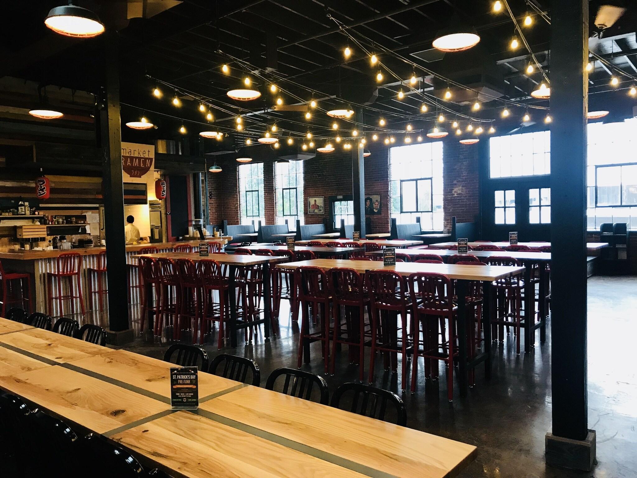 Restaurant Inn at the 5th