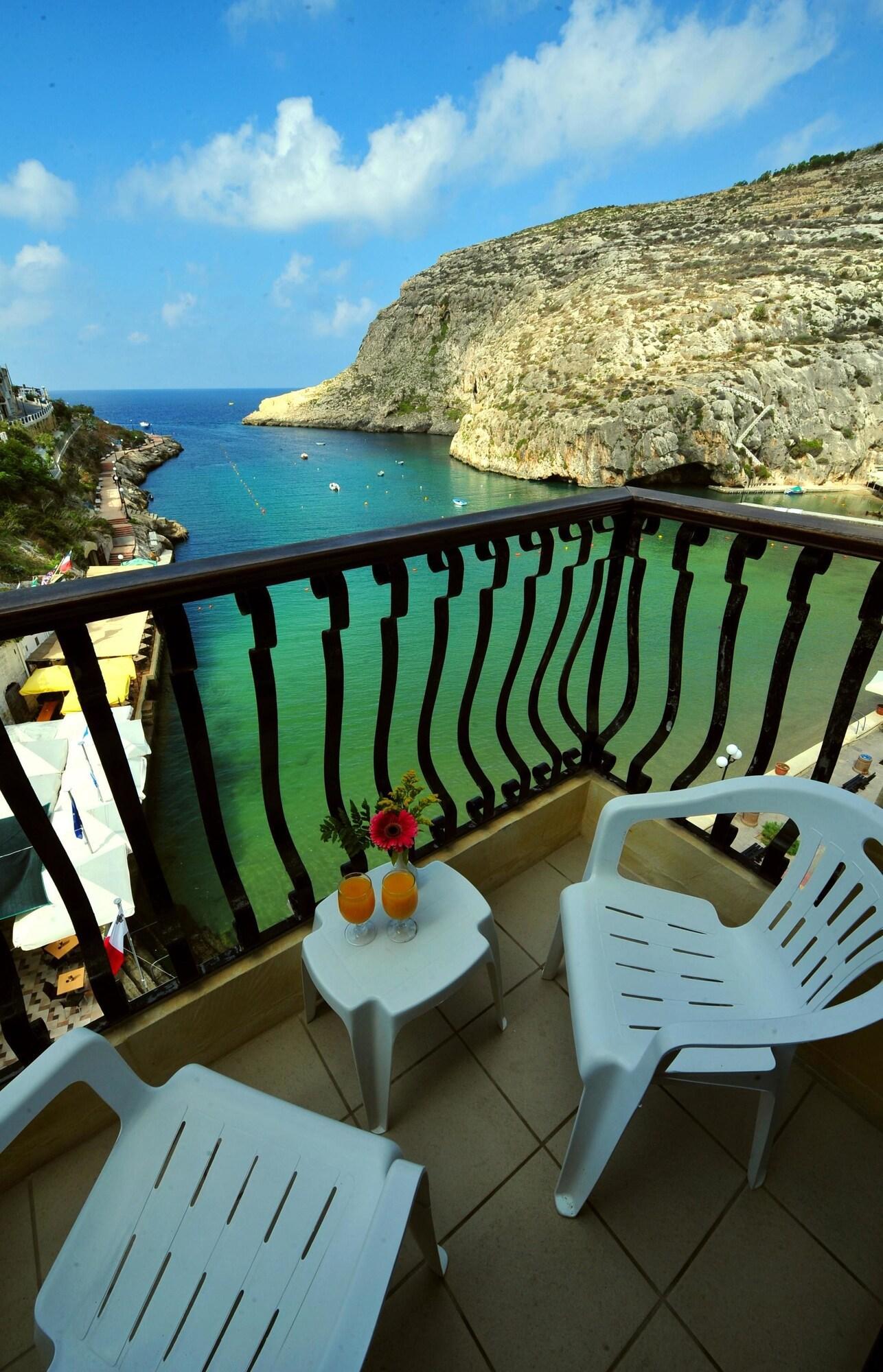 Varios San Andrea Hotel