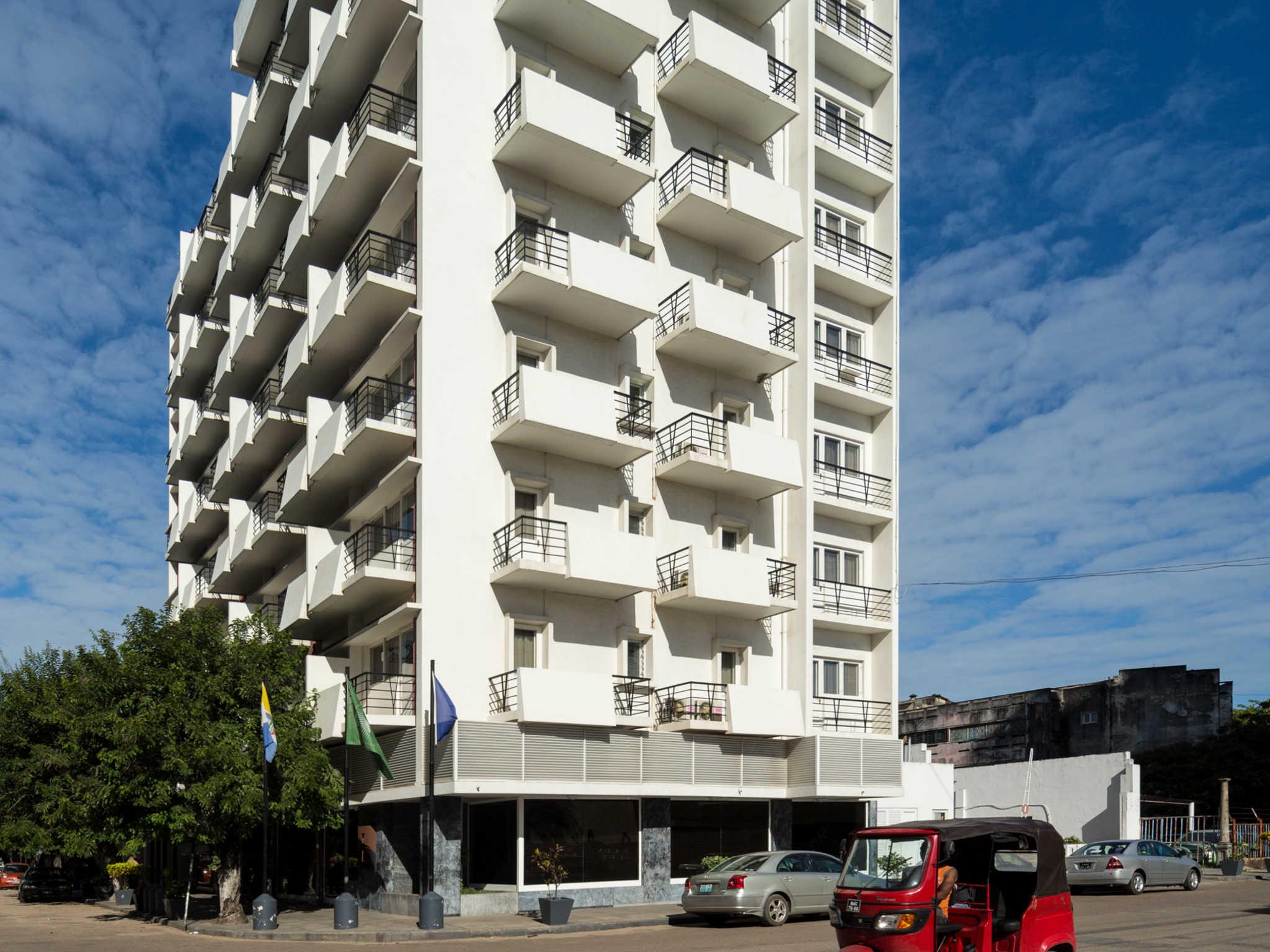 Vista Exterior Hotel Tivoli Beira