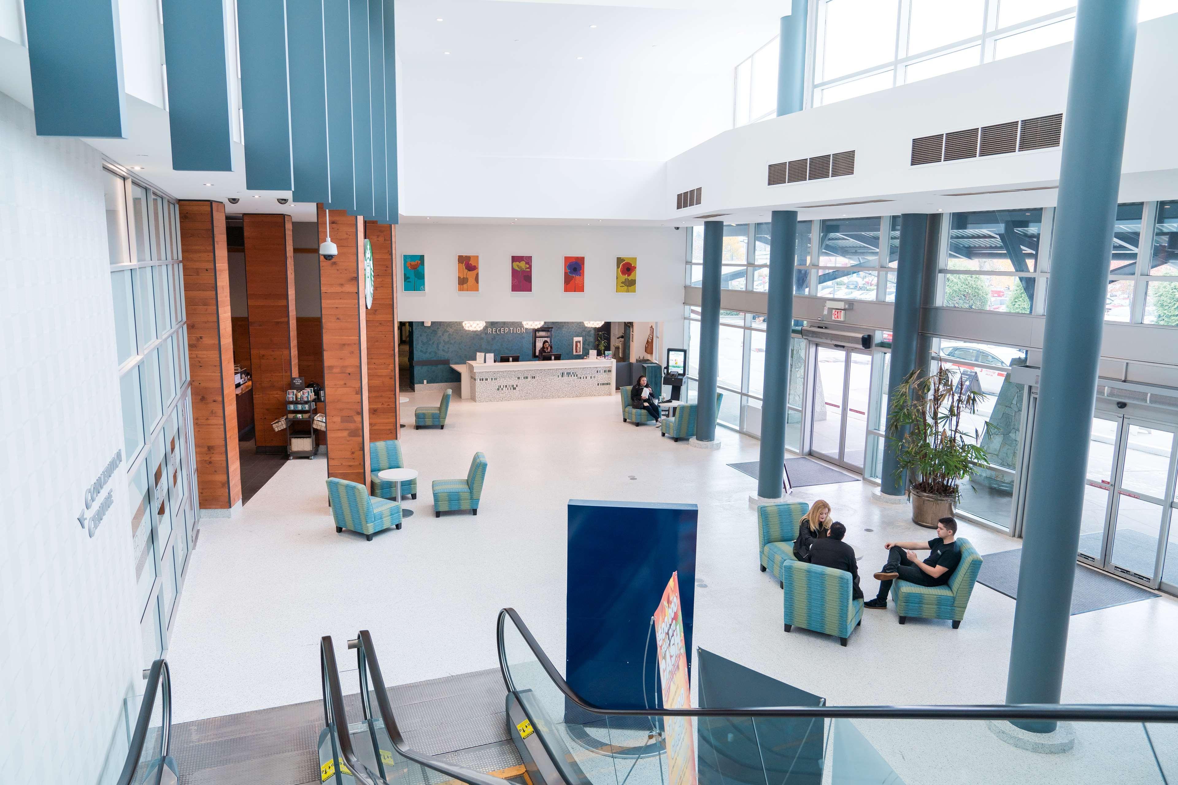 Vista Lobby Coast Hotel & Convention Centre Langley City