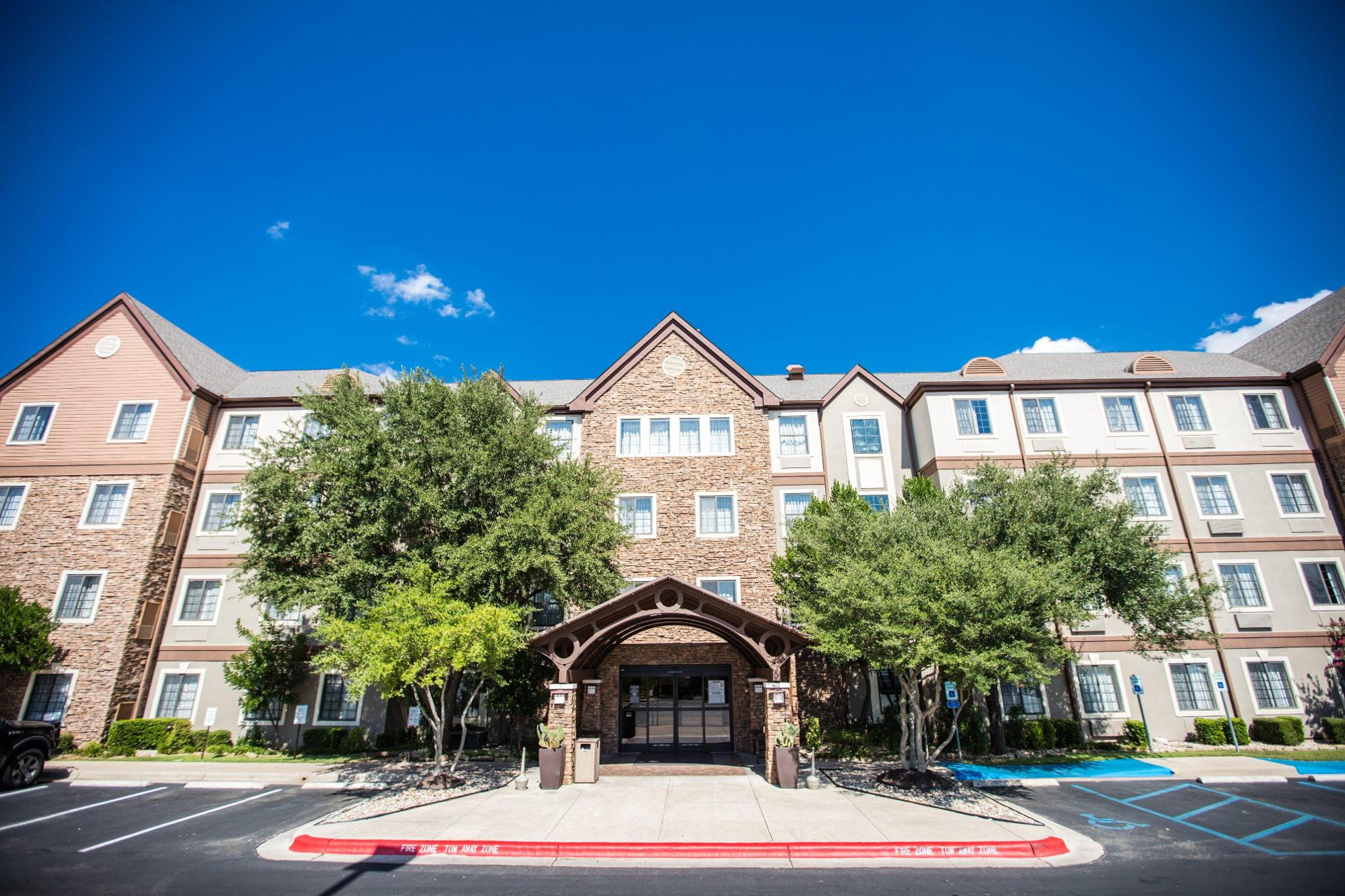 Vista Exterior Sonesta ES Suites Austin The Domain Area