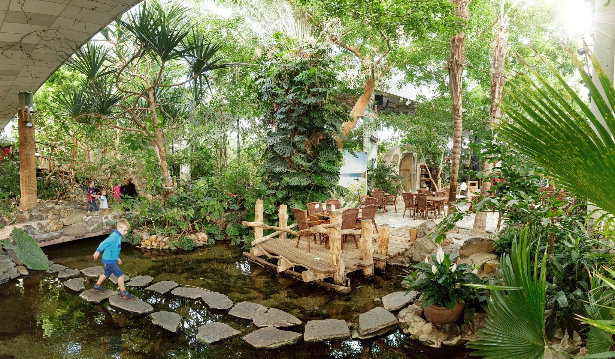Vista Lobby Hotel De Vossemeren by Center Parcs