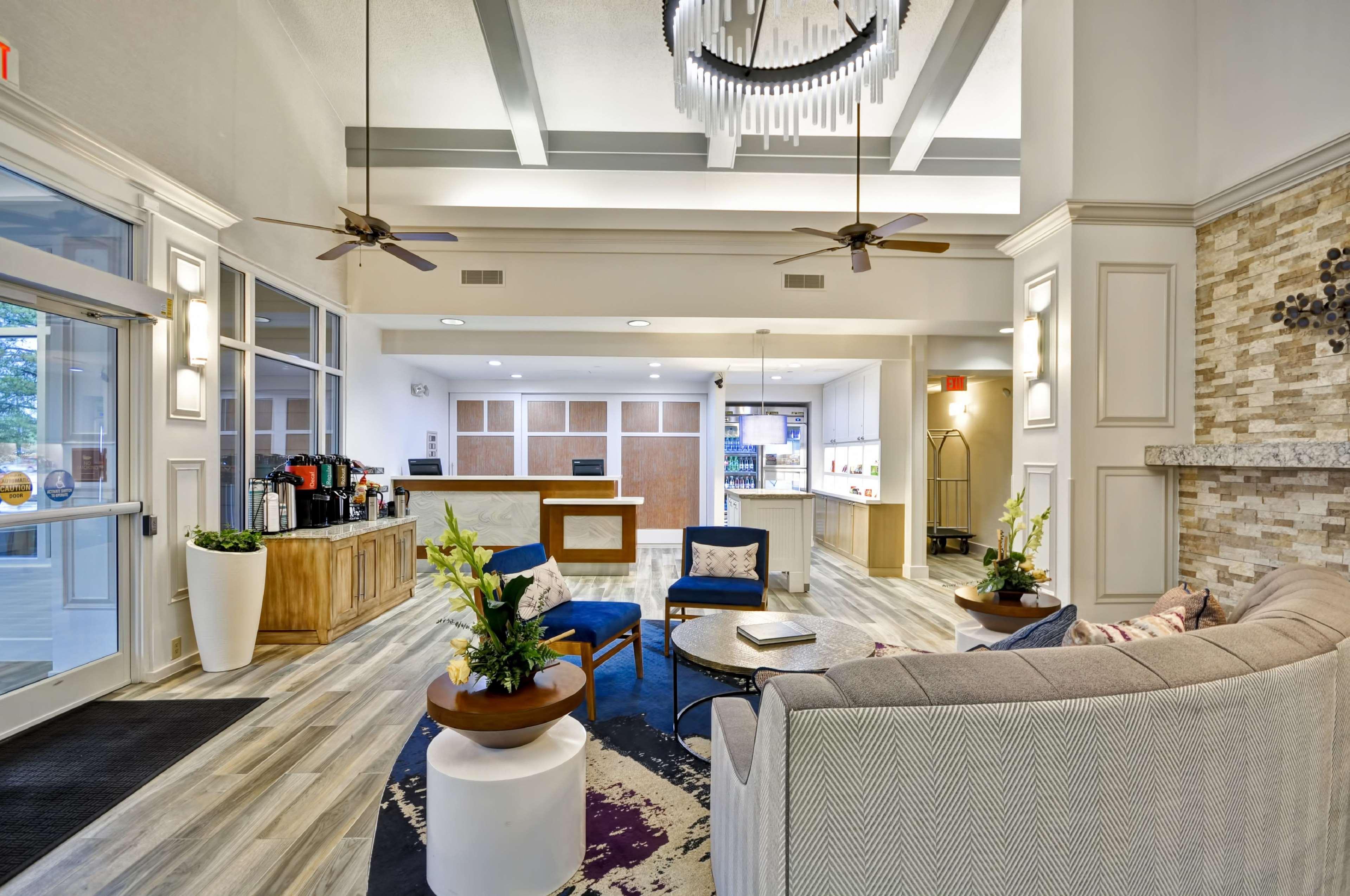 Vista Lobby Homewood Suites by Hilton Memphis-Germantown