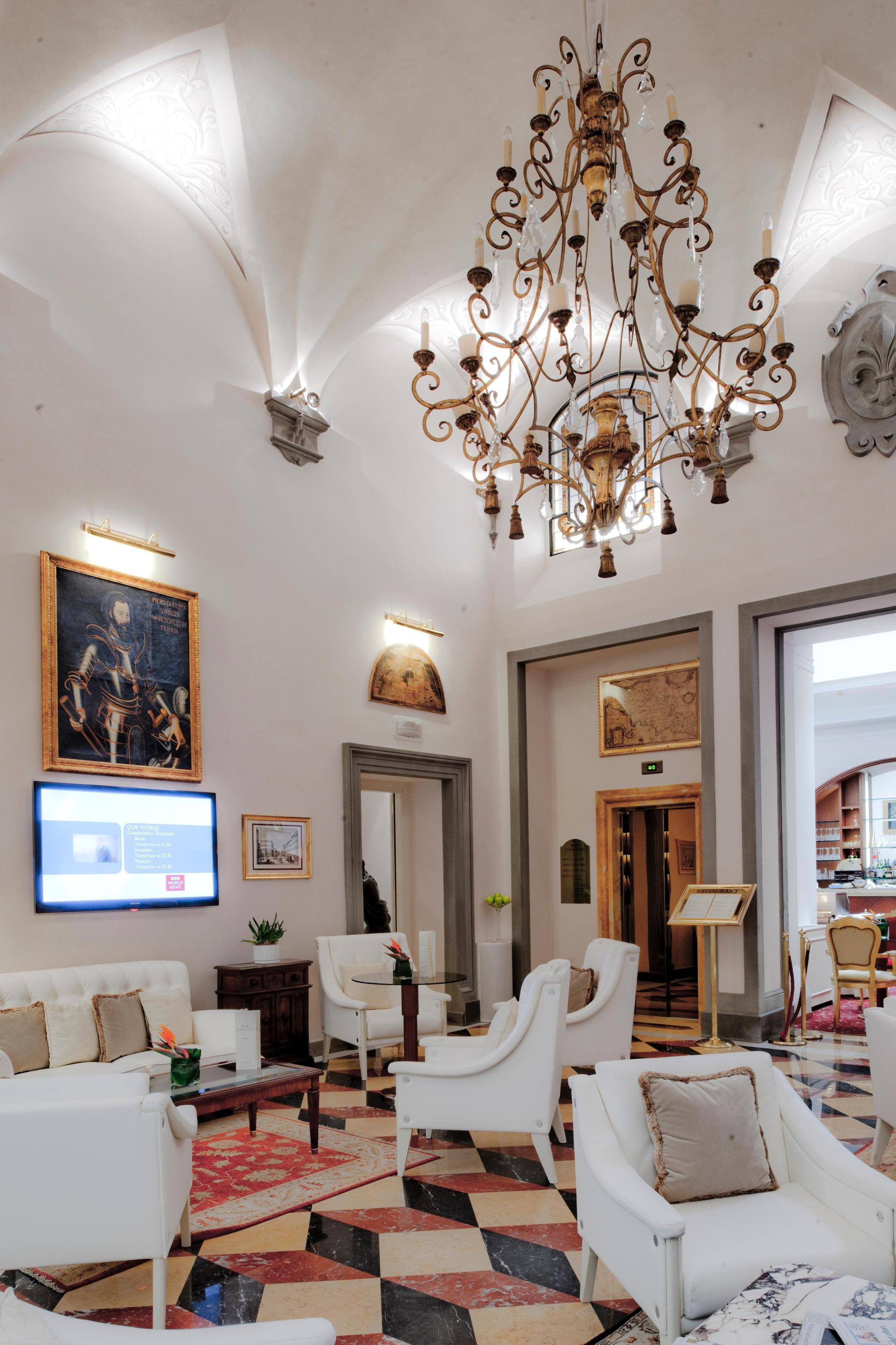 Vista Lobby Golden Tower Hotel & Spa