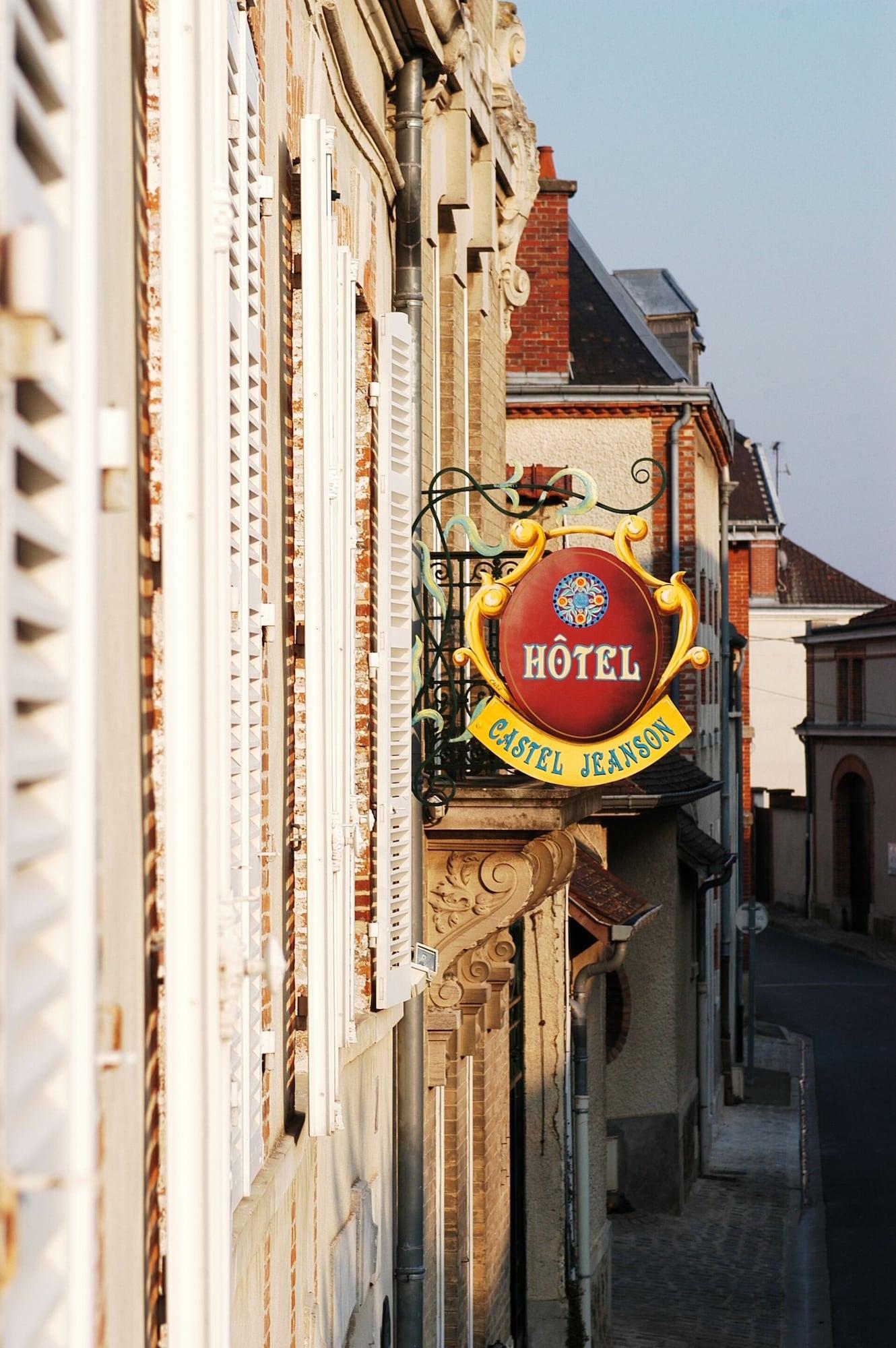 Vista Exterior Hotel Castel Jeanson