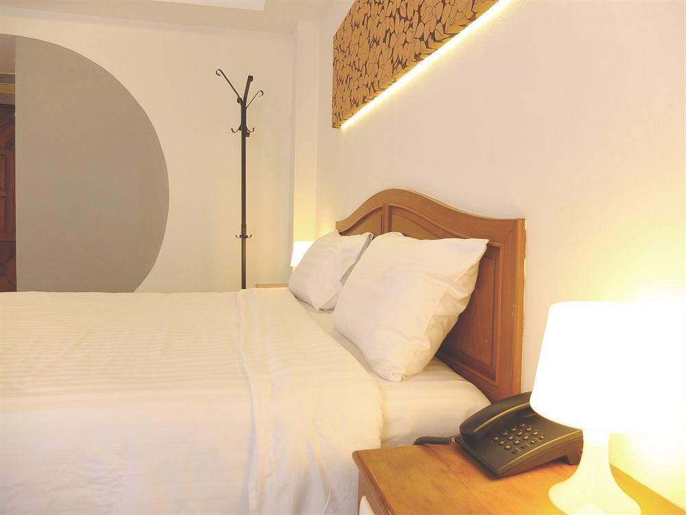 Varios PJ Inn Pattaya