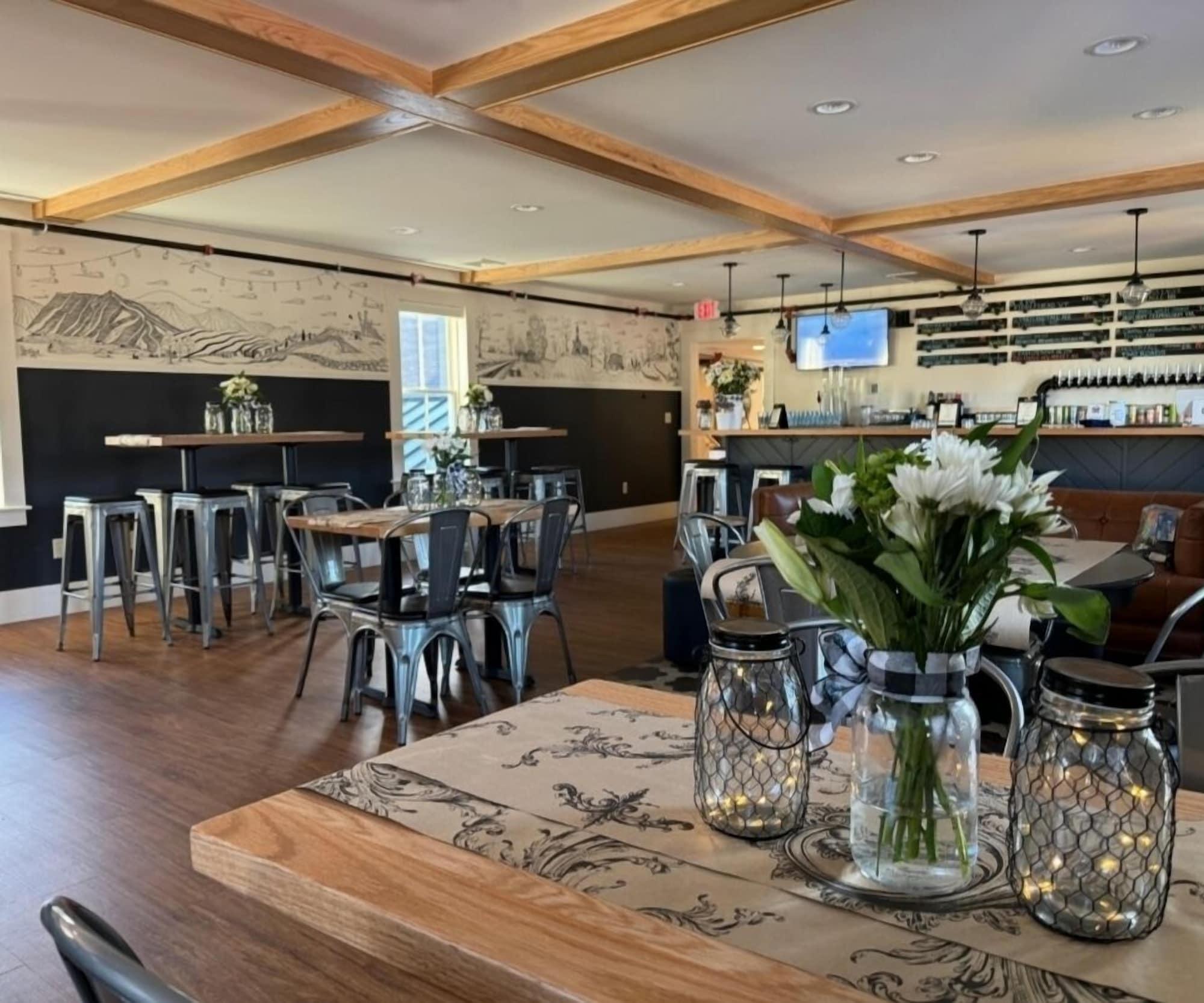 Restaurant Anchor at Tideline