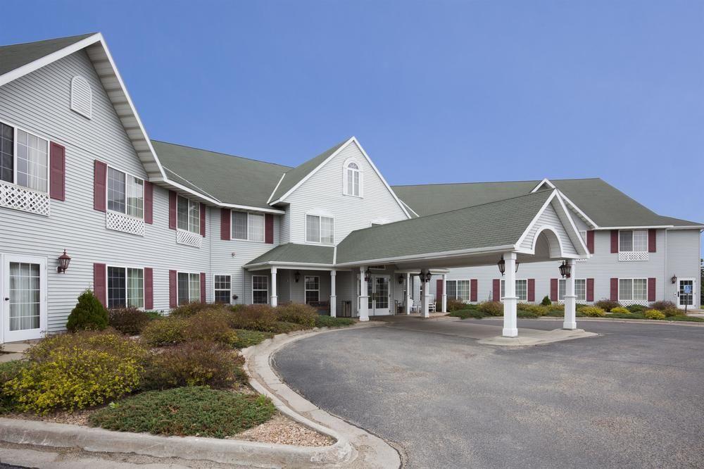 Vista Exterior Crossings by GrandStay Inn and Suites