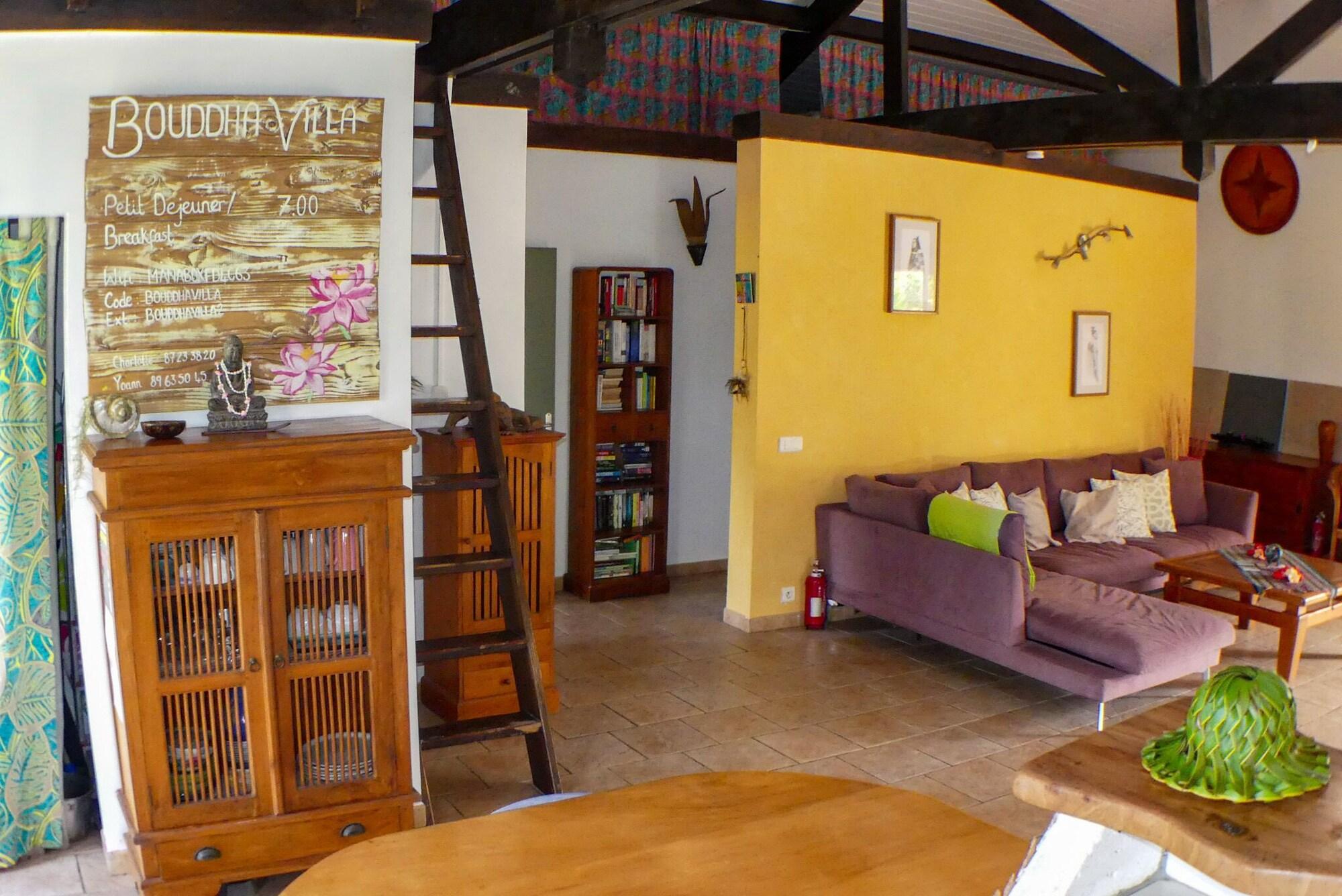 Vista Lobby Bouddha Villa