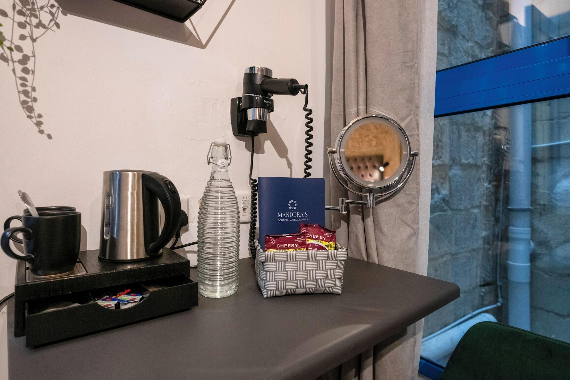 Gimnasio Mandera's Boutique Suites & Dorms