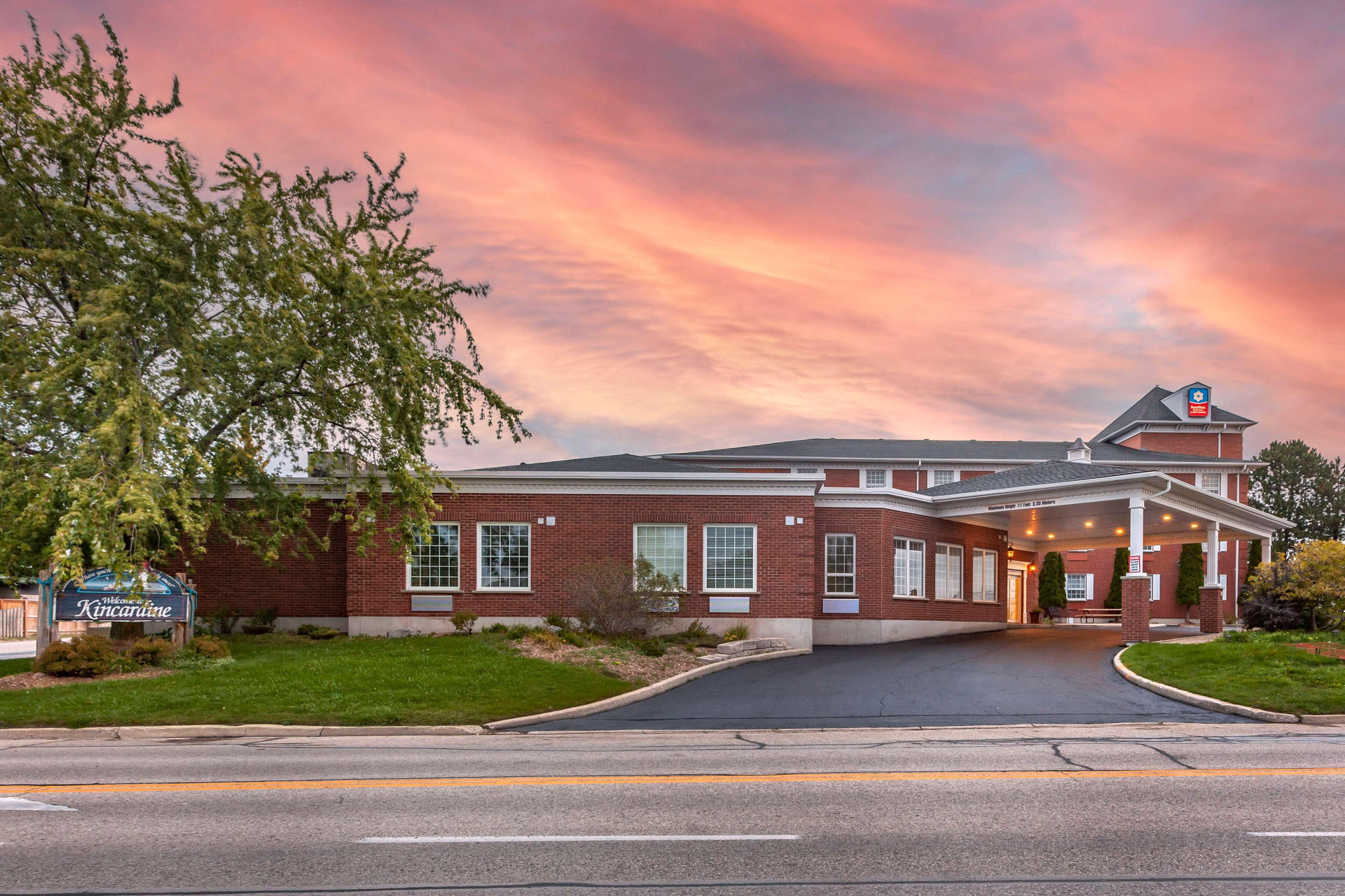 Vista Exterior SureStay Plus Hotel by Best Western Kincardine