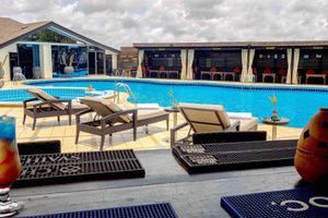 Alojamiento - Oak Plaza Hotels - East Airport