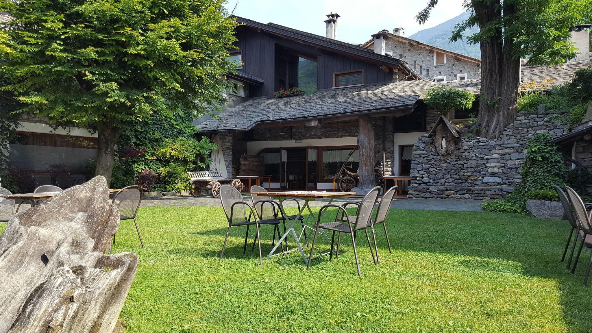 Varios La Brace Hotel & Restaurant