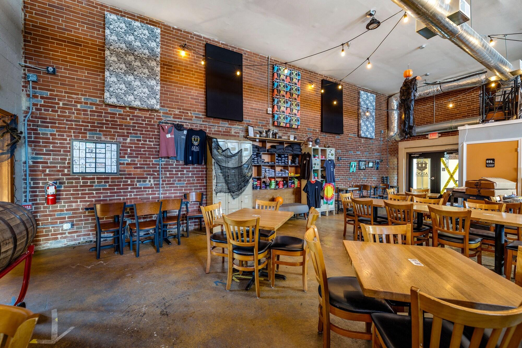 Bar/Salón The West End Flats