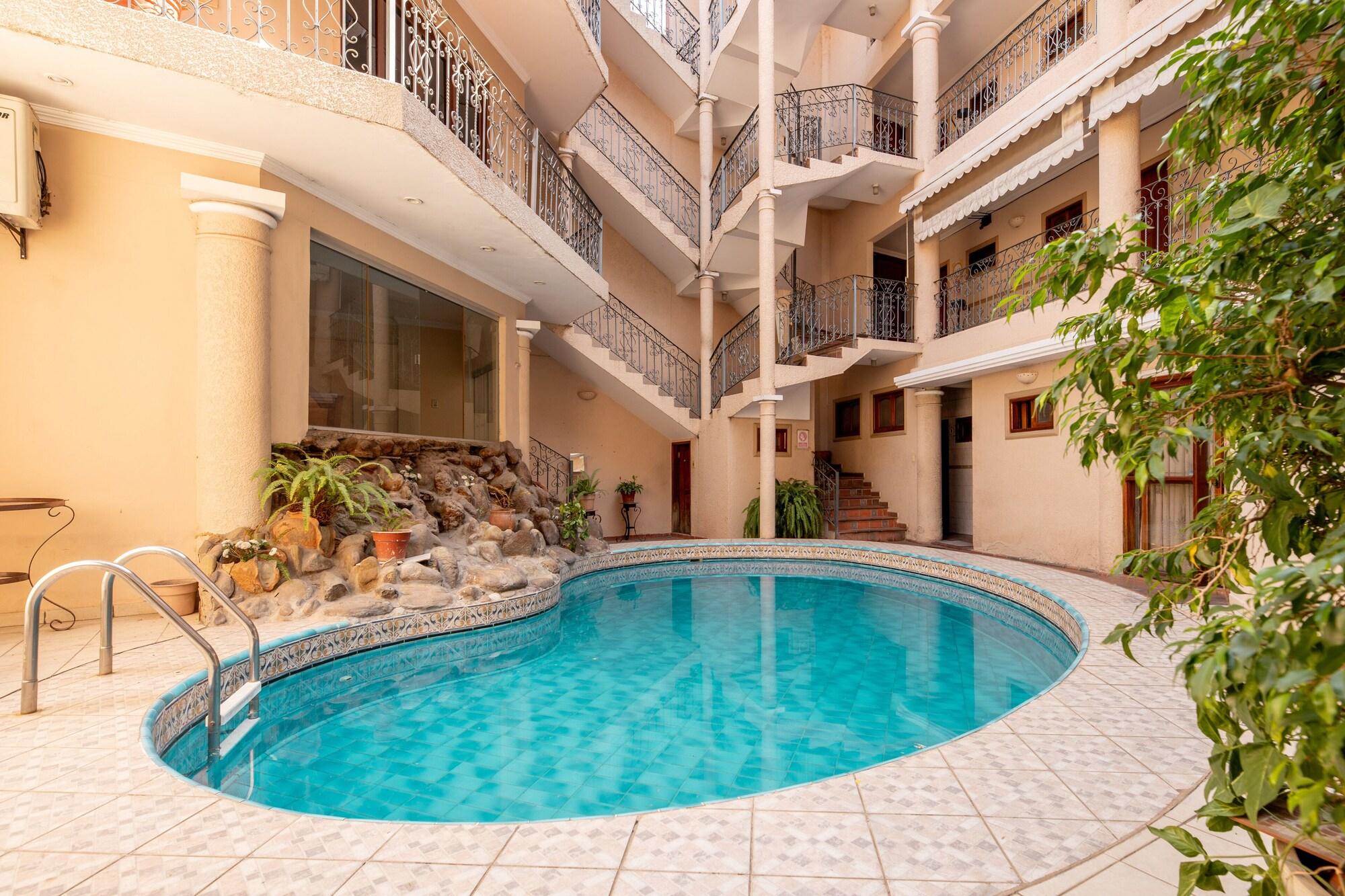 Vista Piscina Hotel Puerta del Rey