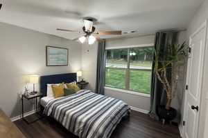 Alojamiento - Welcome to Riverwood Retreat – Your Peaceful Hilltop Escape!