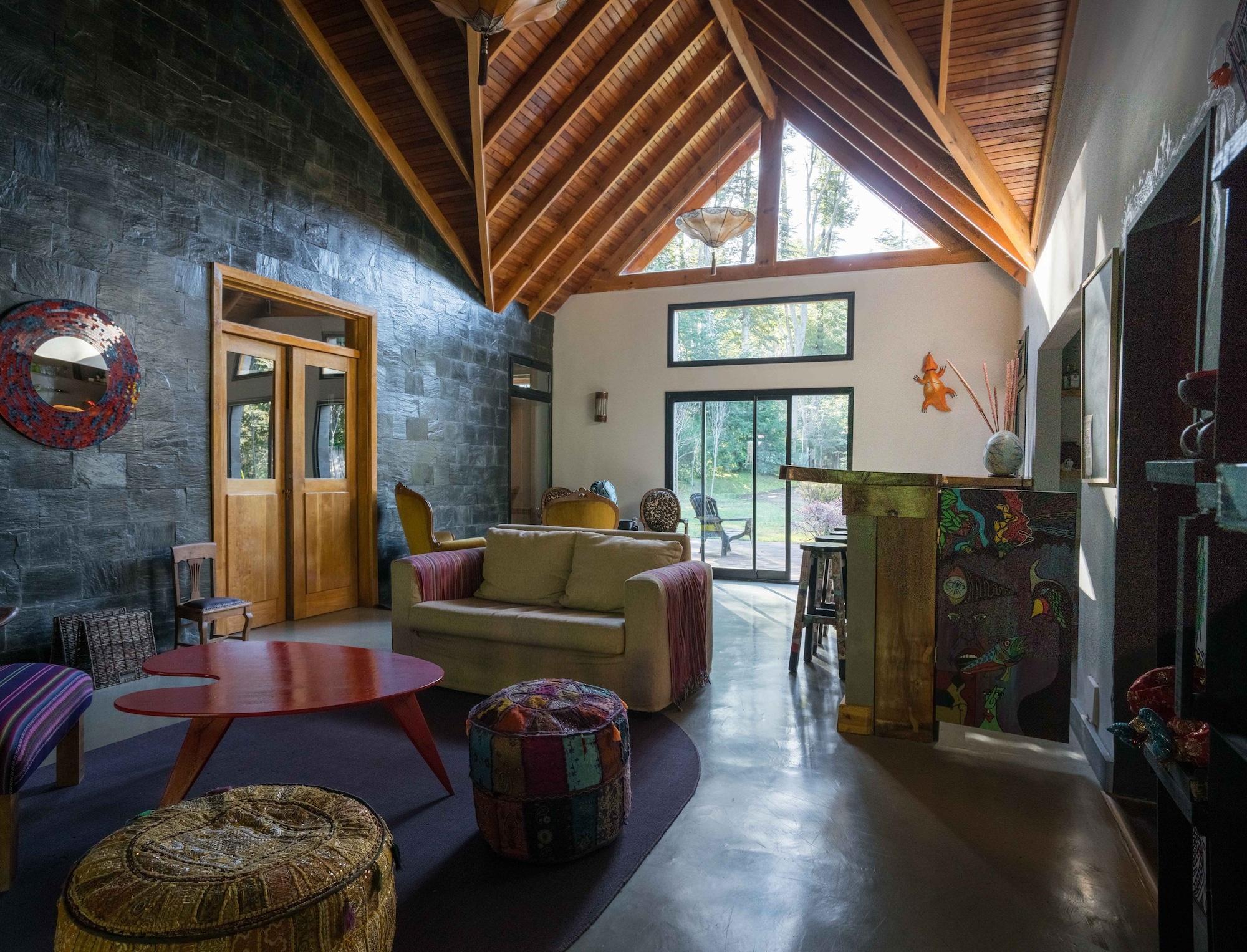 Bar/Salón Arcanos Casa de Montaña