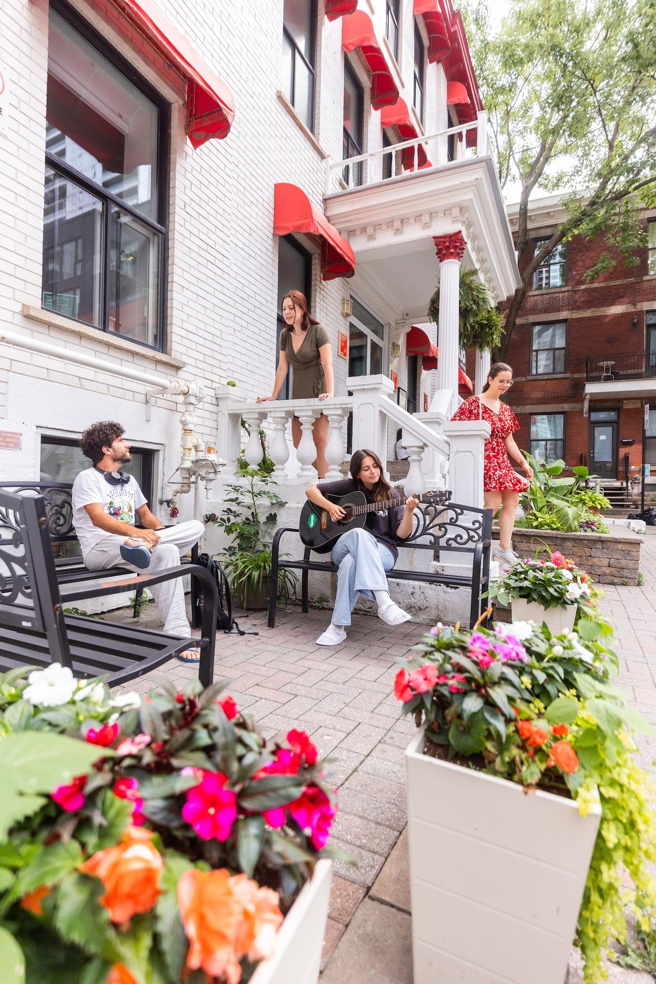 Vista Exterior Auberge Saintlo Montréal  - Hostel