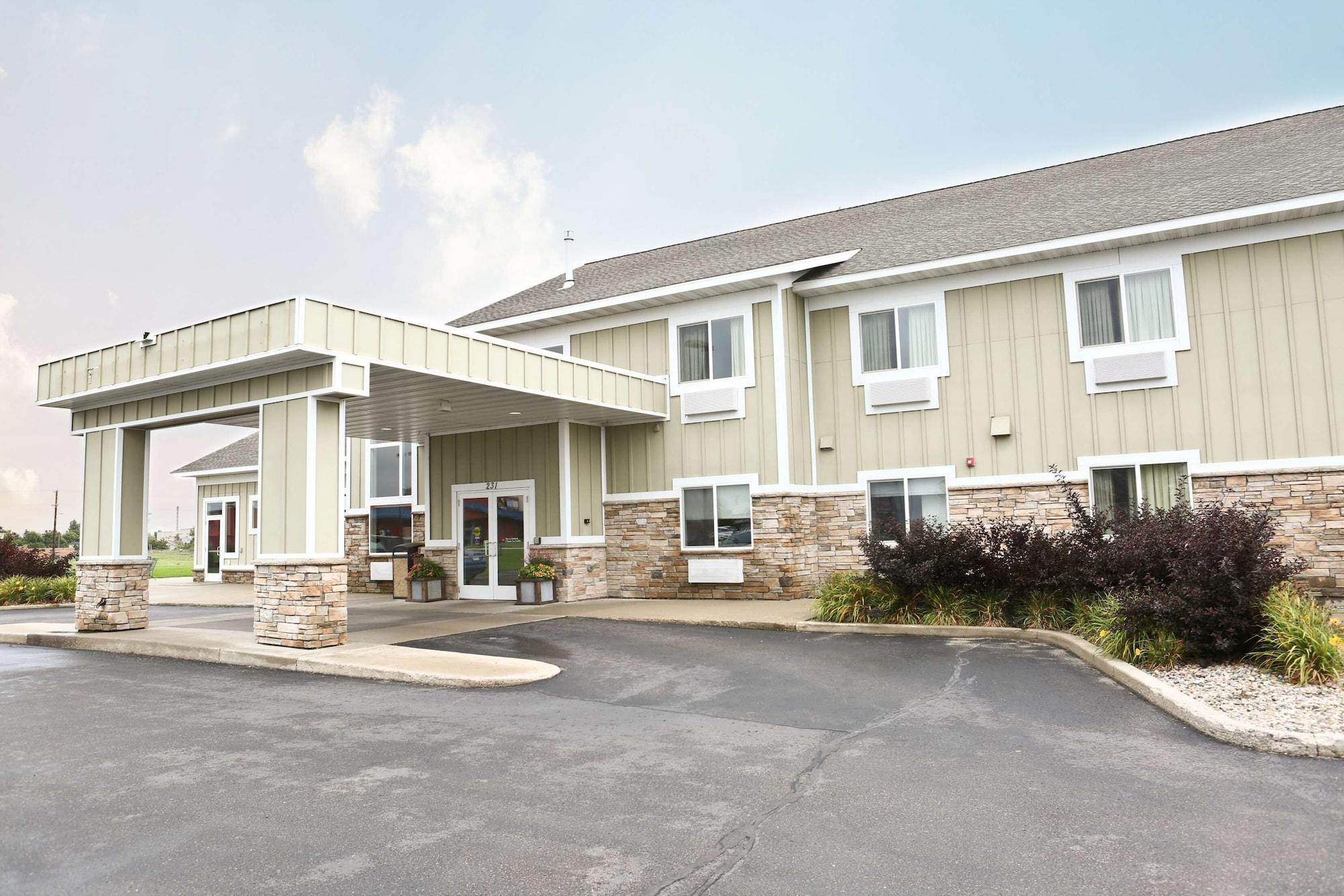 Vista Exterior GrandStay Hotel & Suites Perham