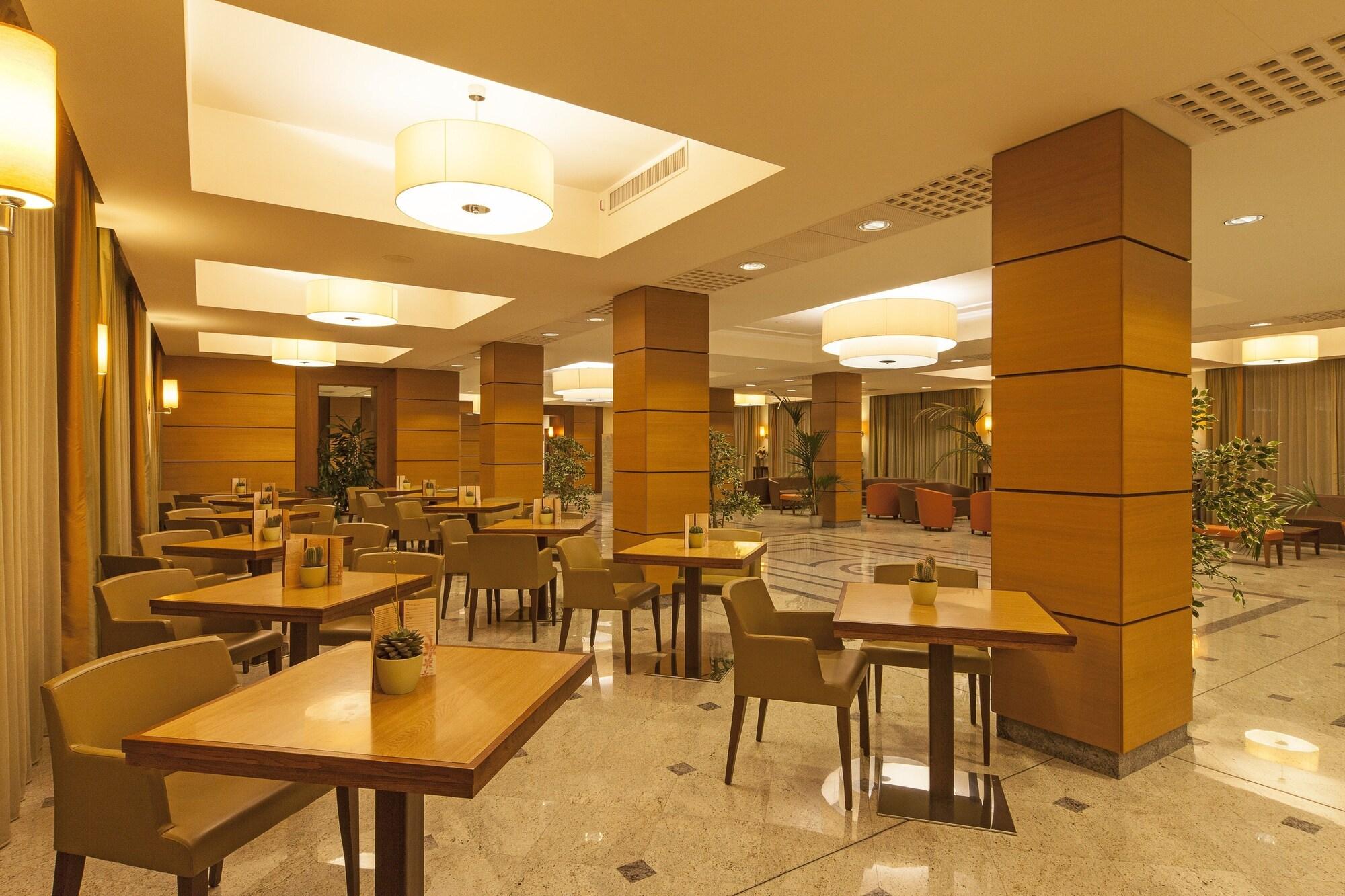 Bar/Salón NilHotel Florence