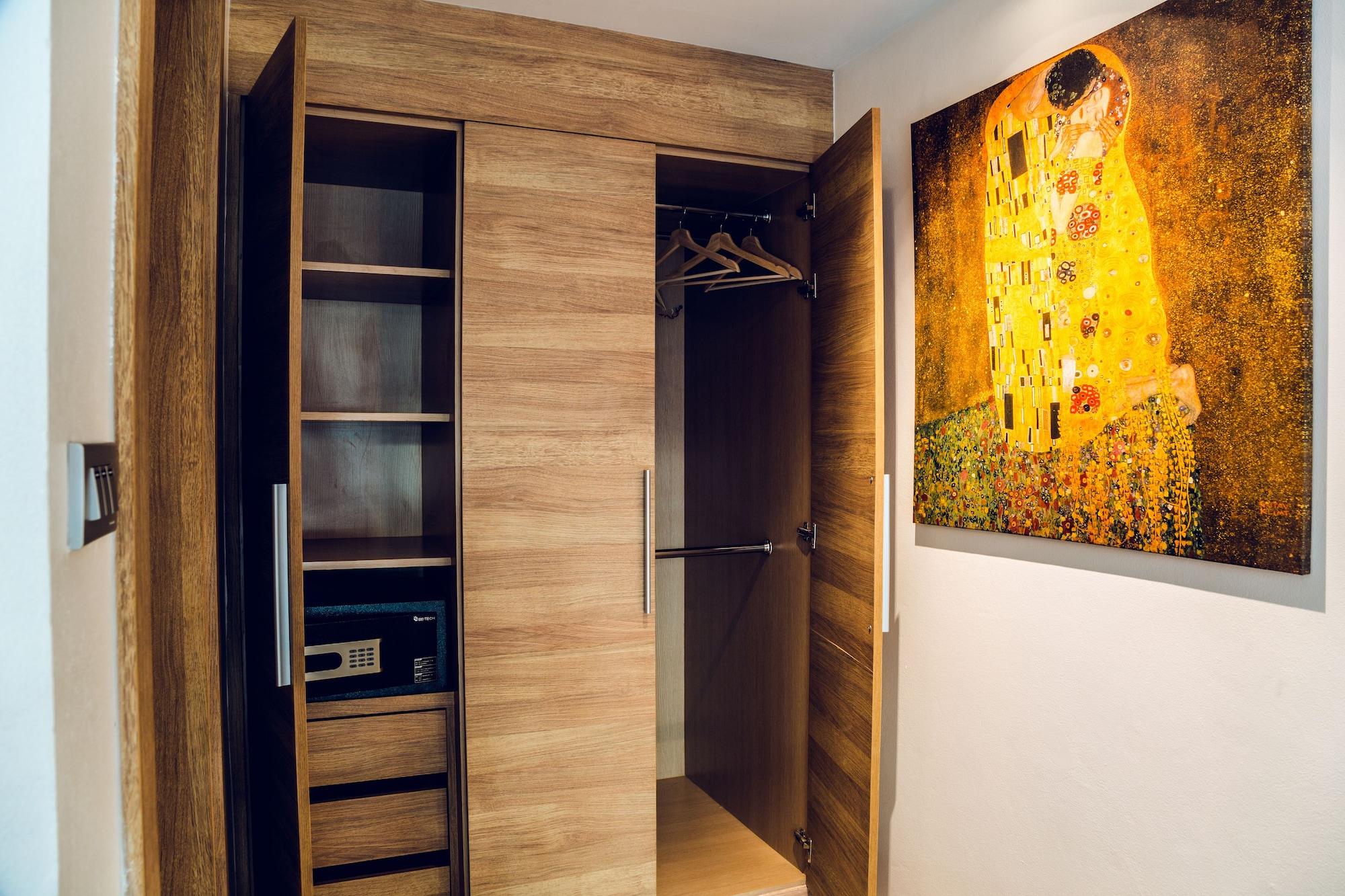 Set de Habitación 15 Palms Beach Resort