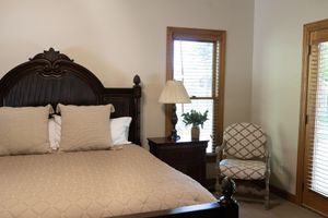 Alquiler Vacacional - The Swan House: Private, Peaceful, and Picturesque Lakefront Property