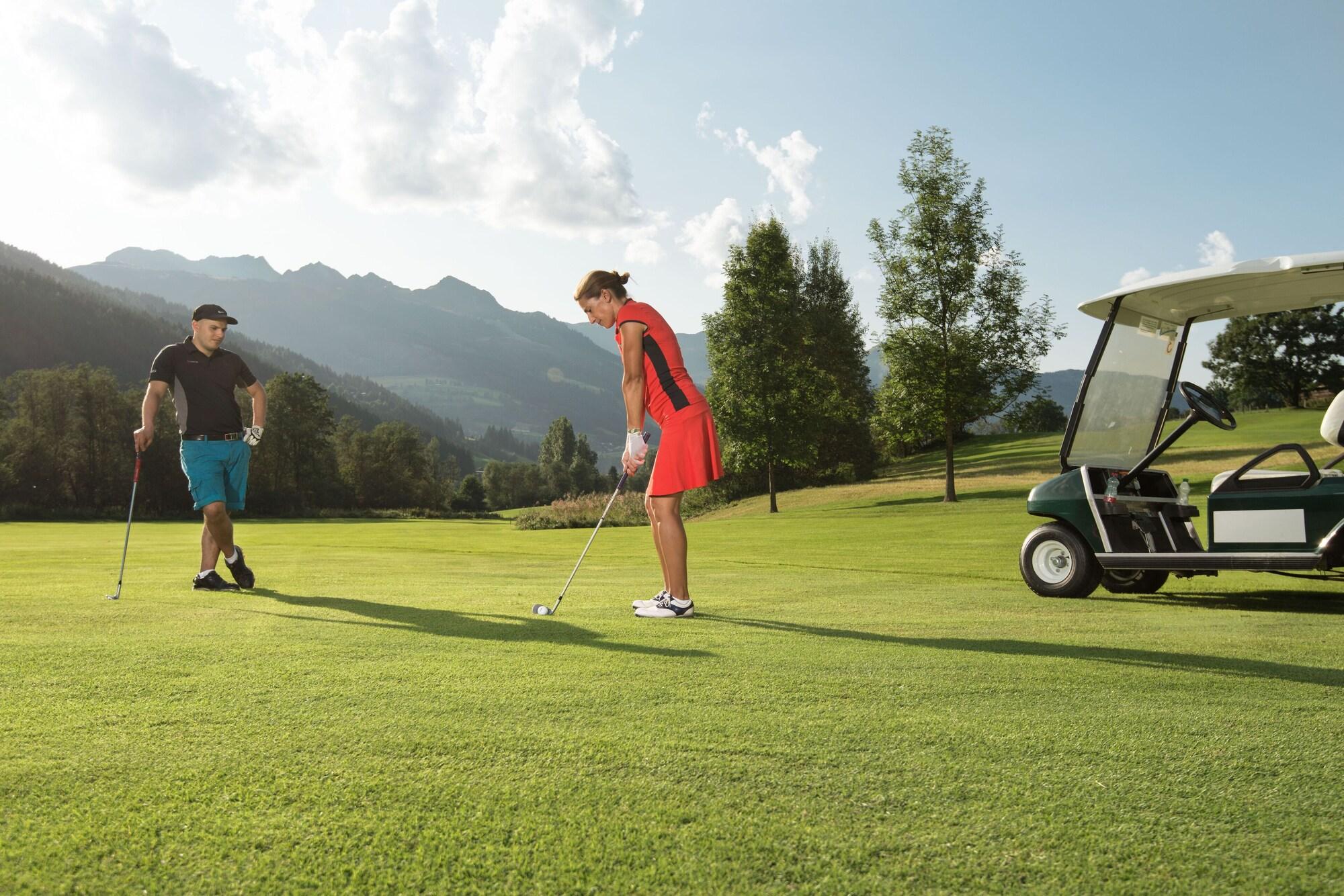 Campo de Golf AlpenParks Residence Bad Hofgastein