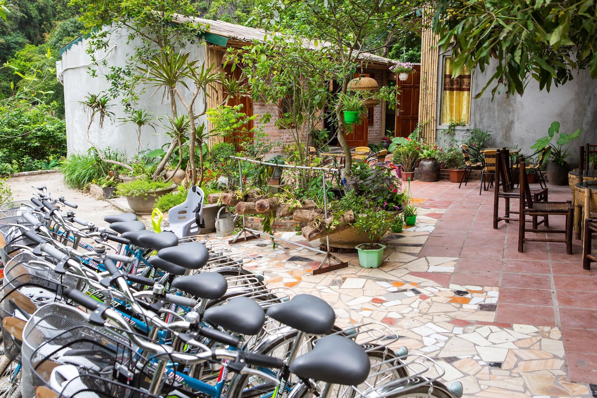 Varios Amira Homestay
