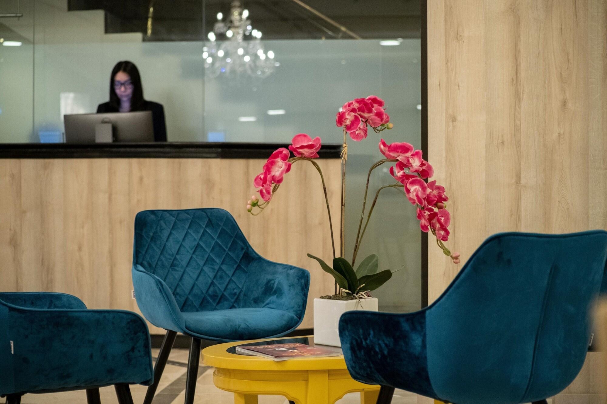 Vista Lobby La Quinta by Wyndham Quito