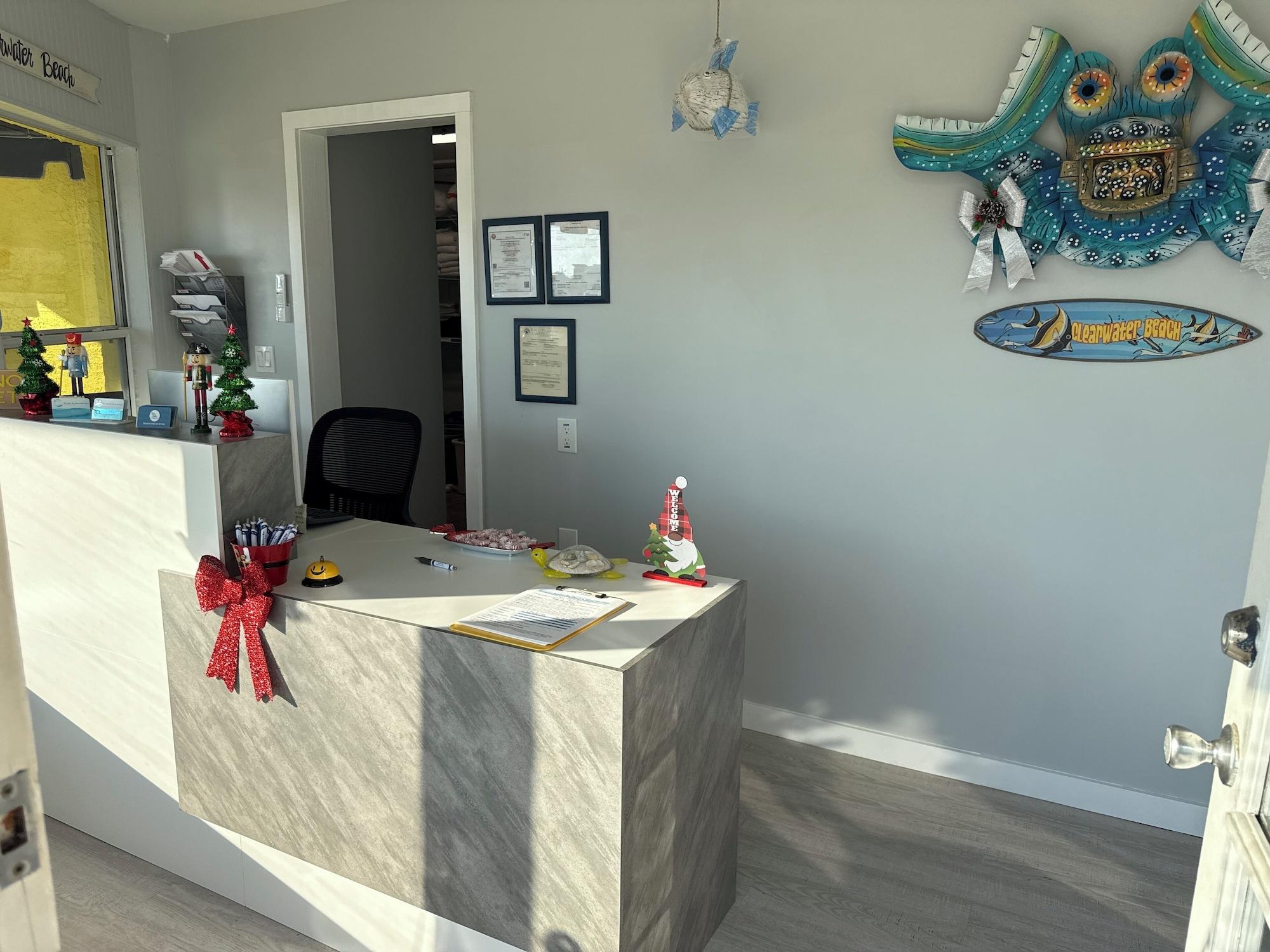 Vista Lobby Barefoot Bay Resort & Marina