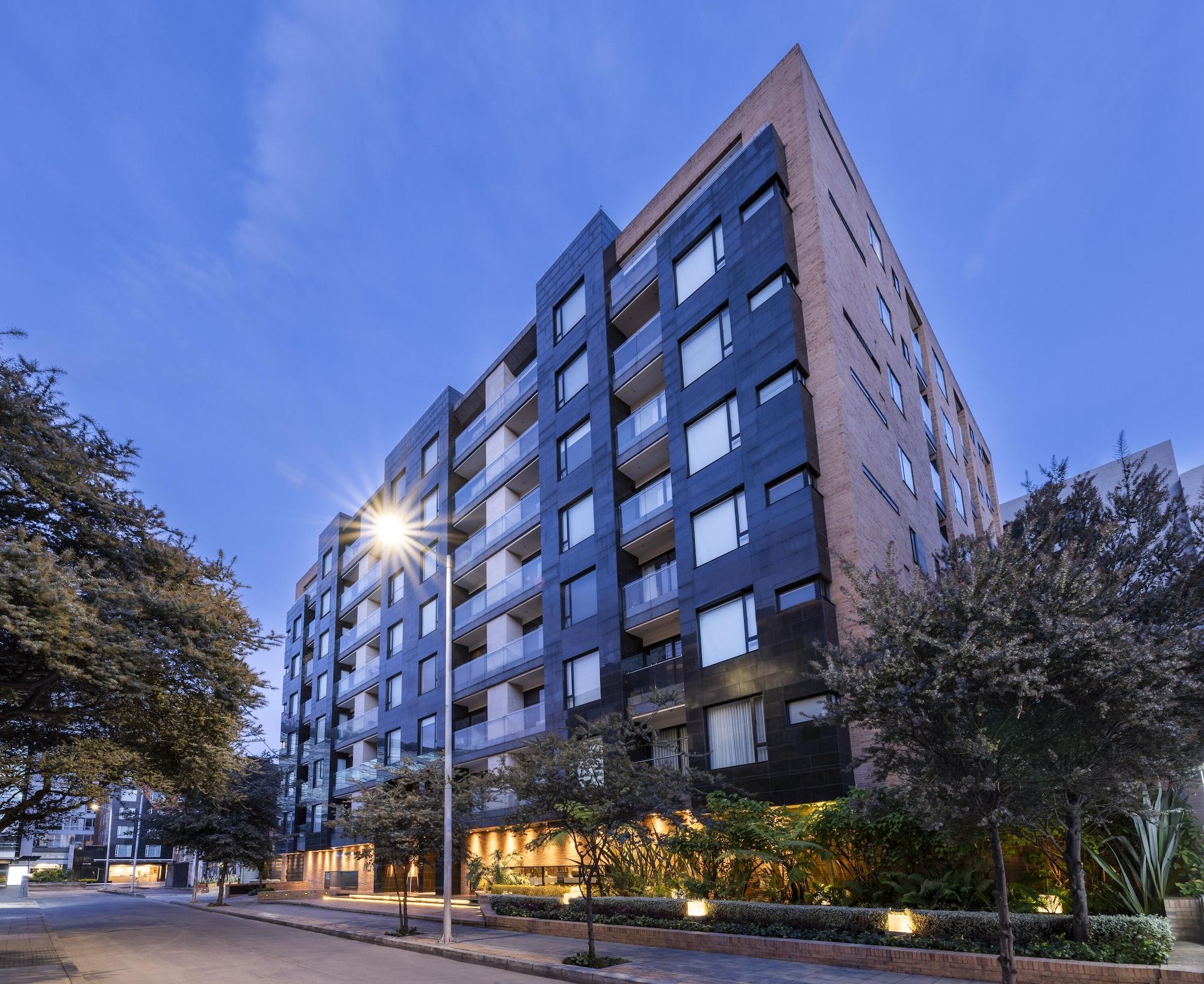Vista Exterior 93 Luxury Suites & Residences