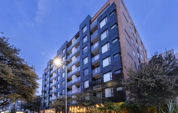 93 Luxury Suites & Residences