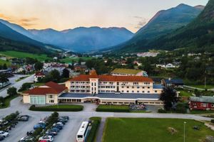 Alojamiento - Grand Hotel Skei - Unike Hoteller