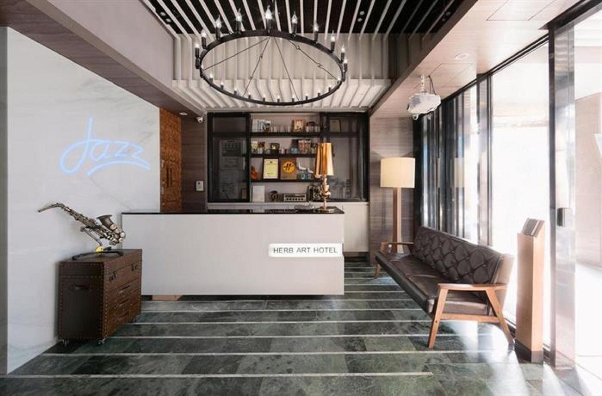 Varios Herb Art Hotel