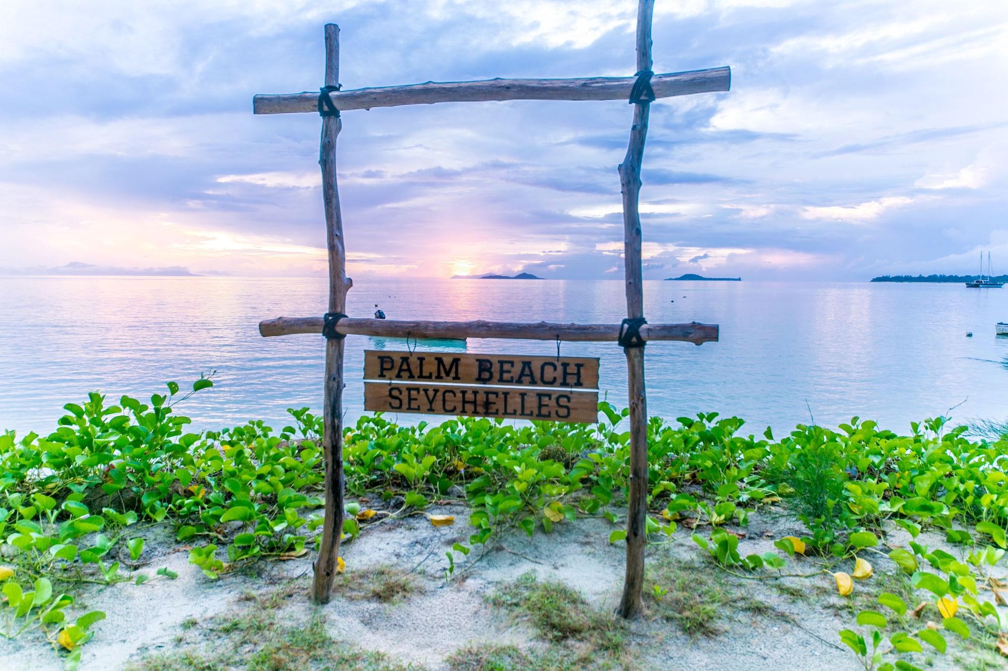 Vista Exterior Palm Beach Hotel