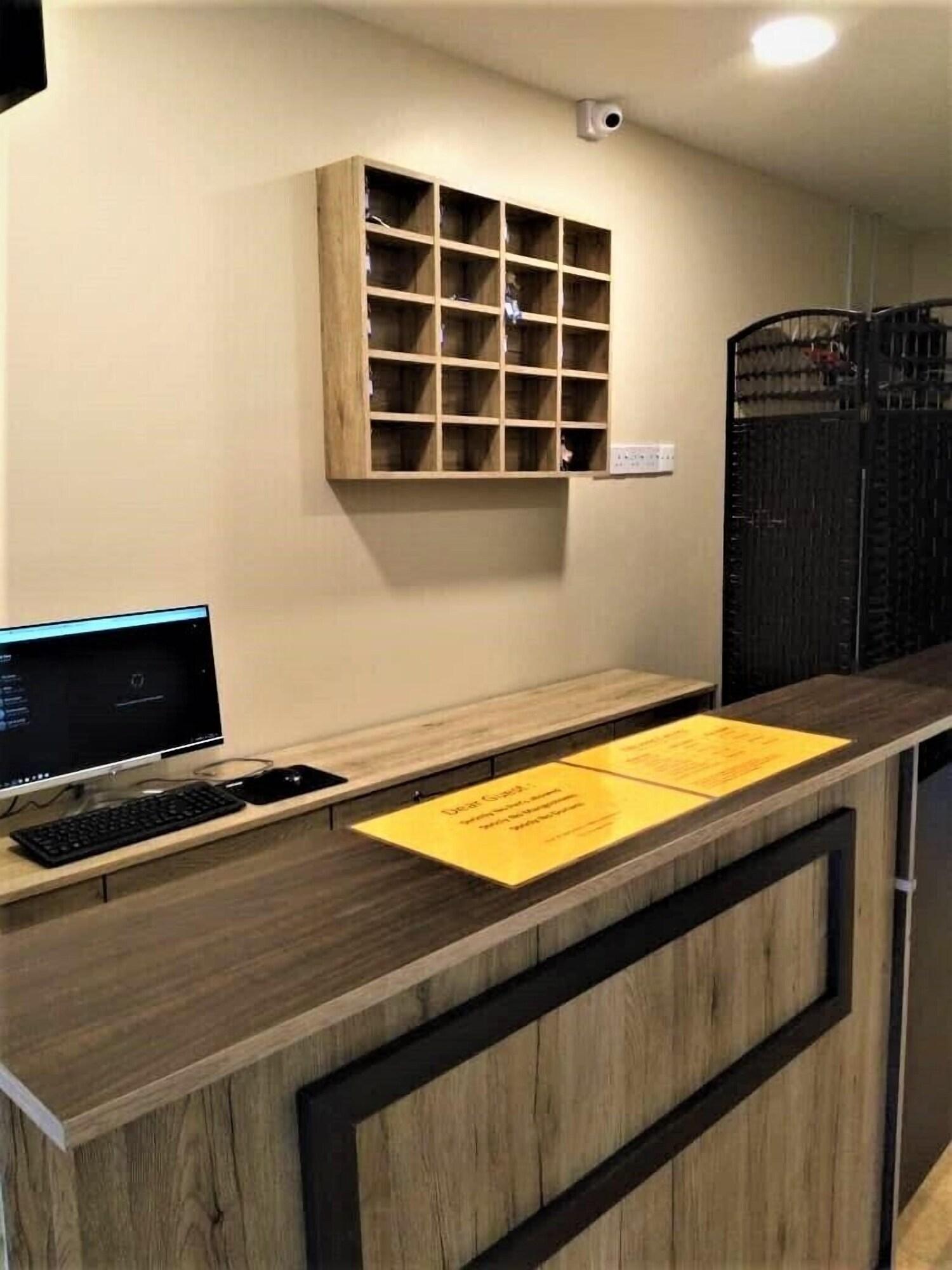 Vista Lobby The Pines Hotel