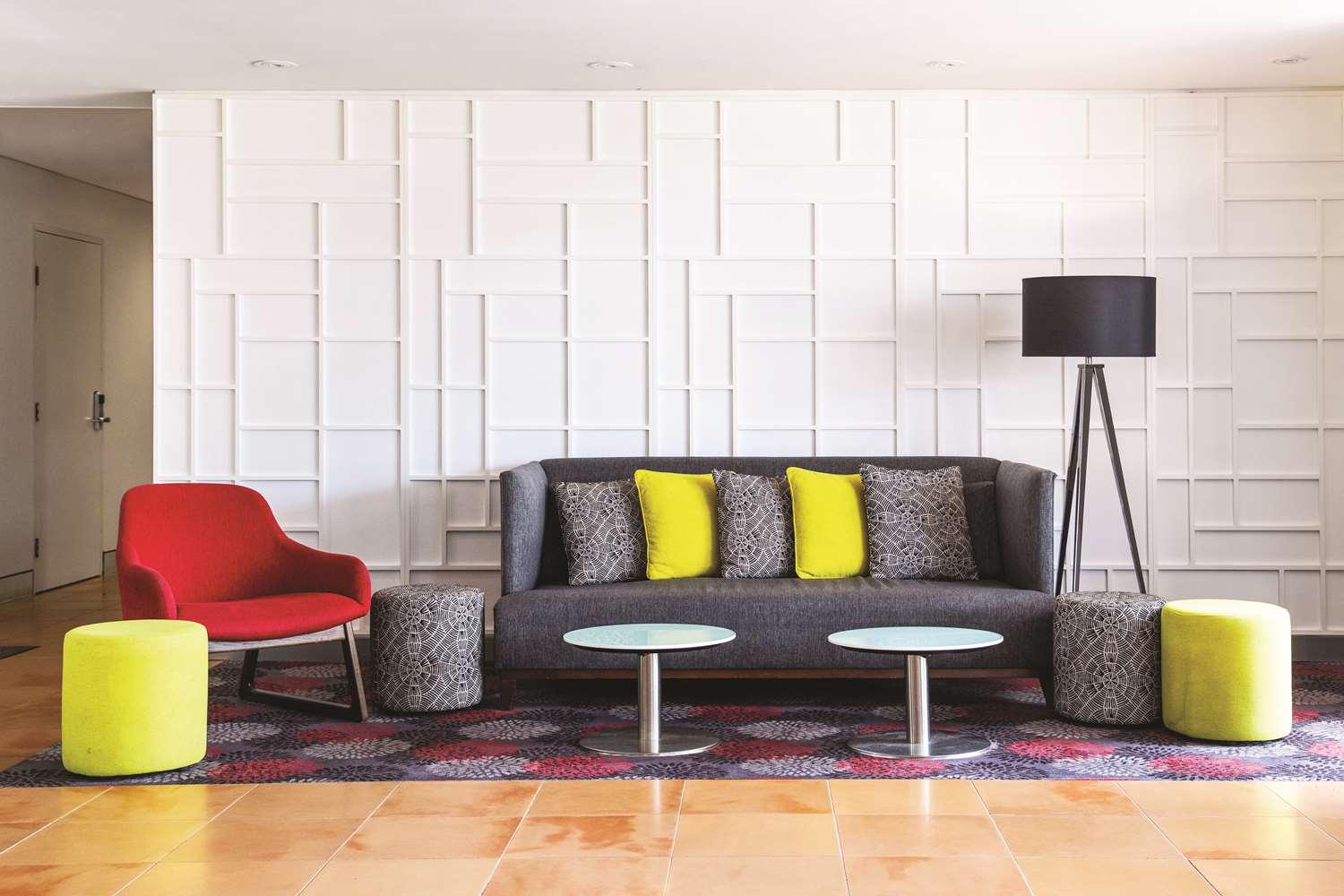Vista Lobby Mercure Sydney Blacktown