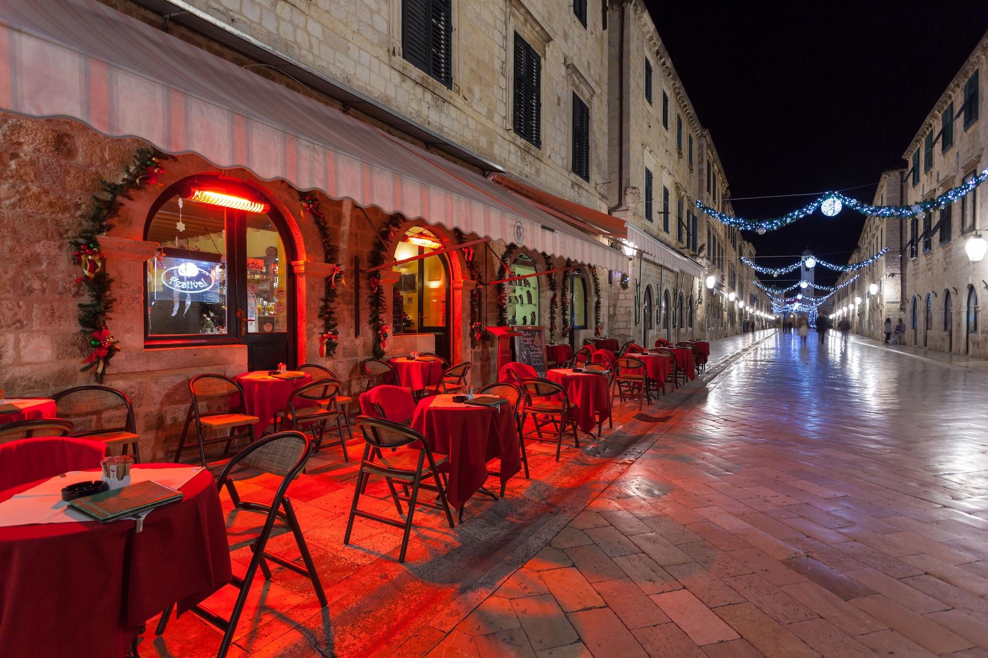 Restaurant Apartments Petra