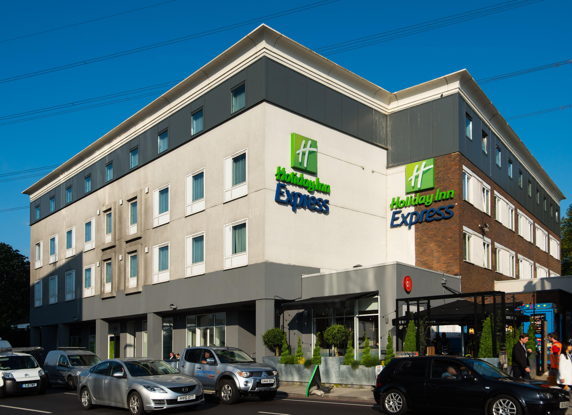 Vista Exterior Holiday Inn Express London - Wimbledon South by IHG