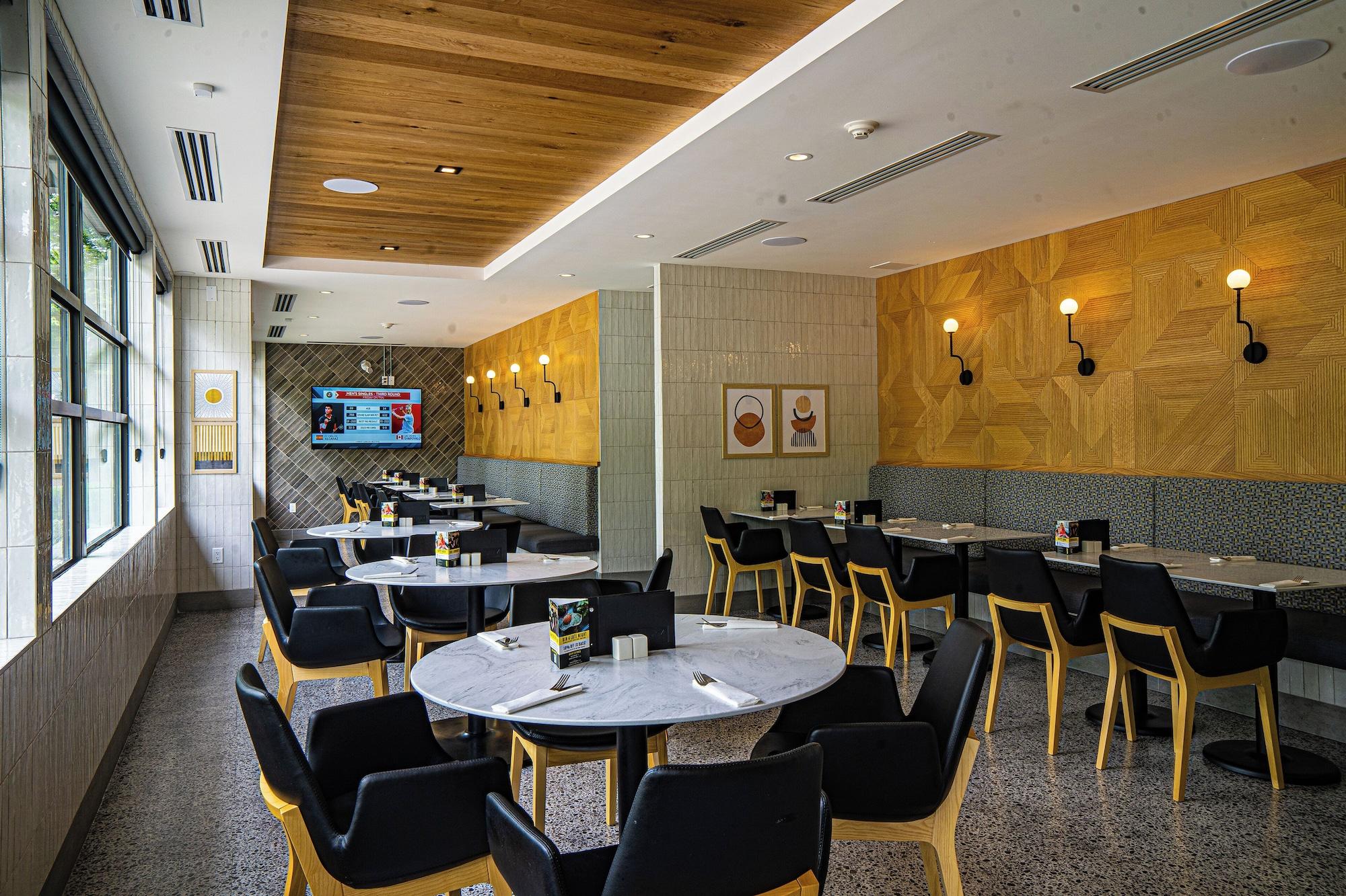 Restaurant Accent Inns Burnaby