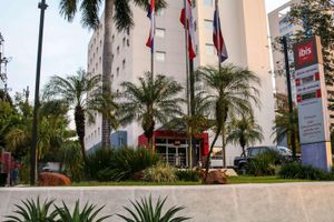 Alojamiento - Ibis Asuncion